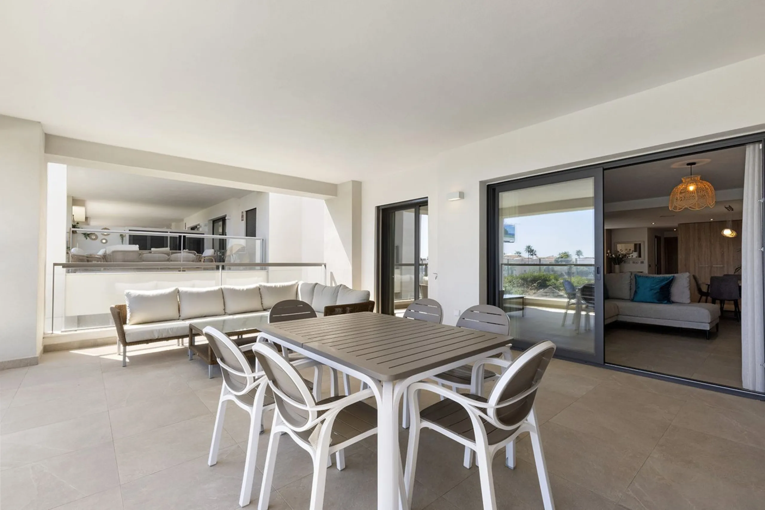 Modern luxury apartment in Solemar, Casares.