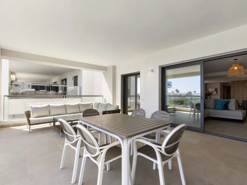 Modern luxury apartment in Solemar, Casares.