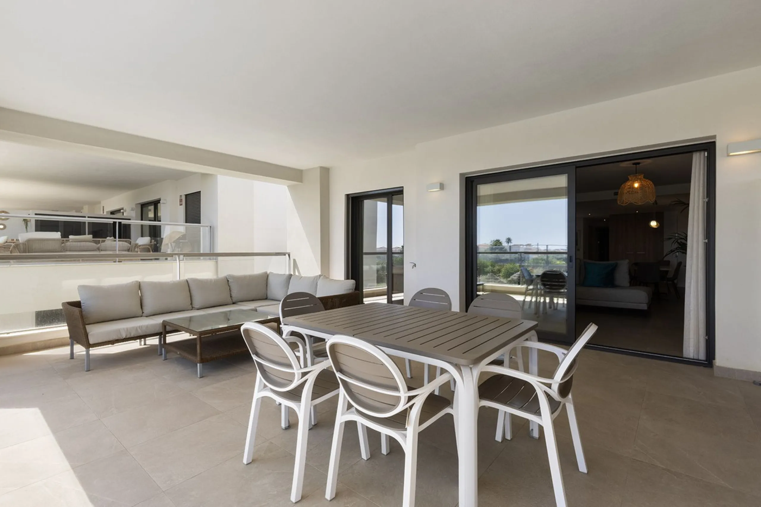 Modern luxury apartment in Solemar, Casares.