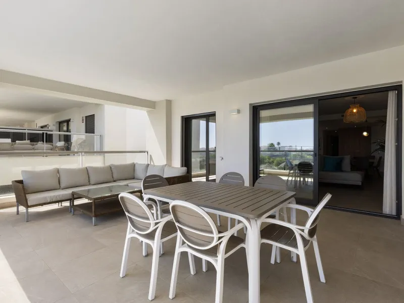 Modern luxury apartment in Solemar, Casares.