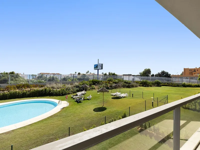 Modern luxury apartment in Solemar, Casares.