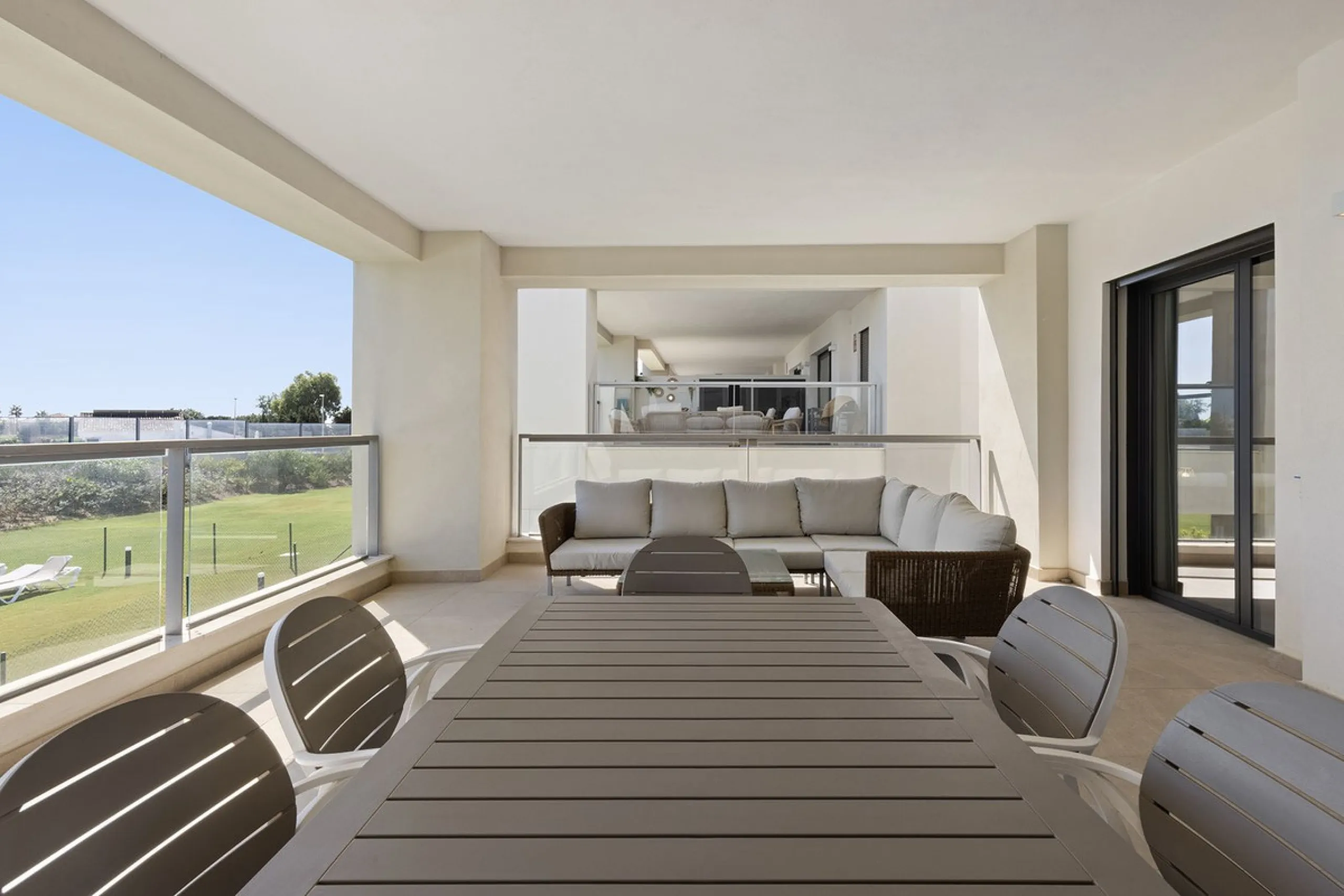 Modern luxury apartment in Solemar, Casares.