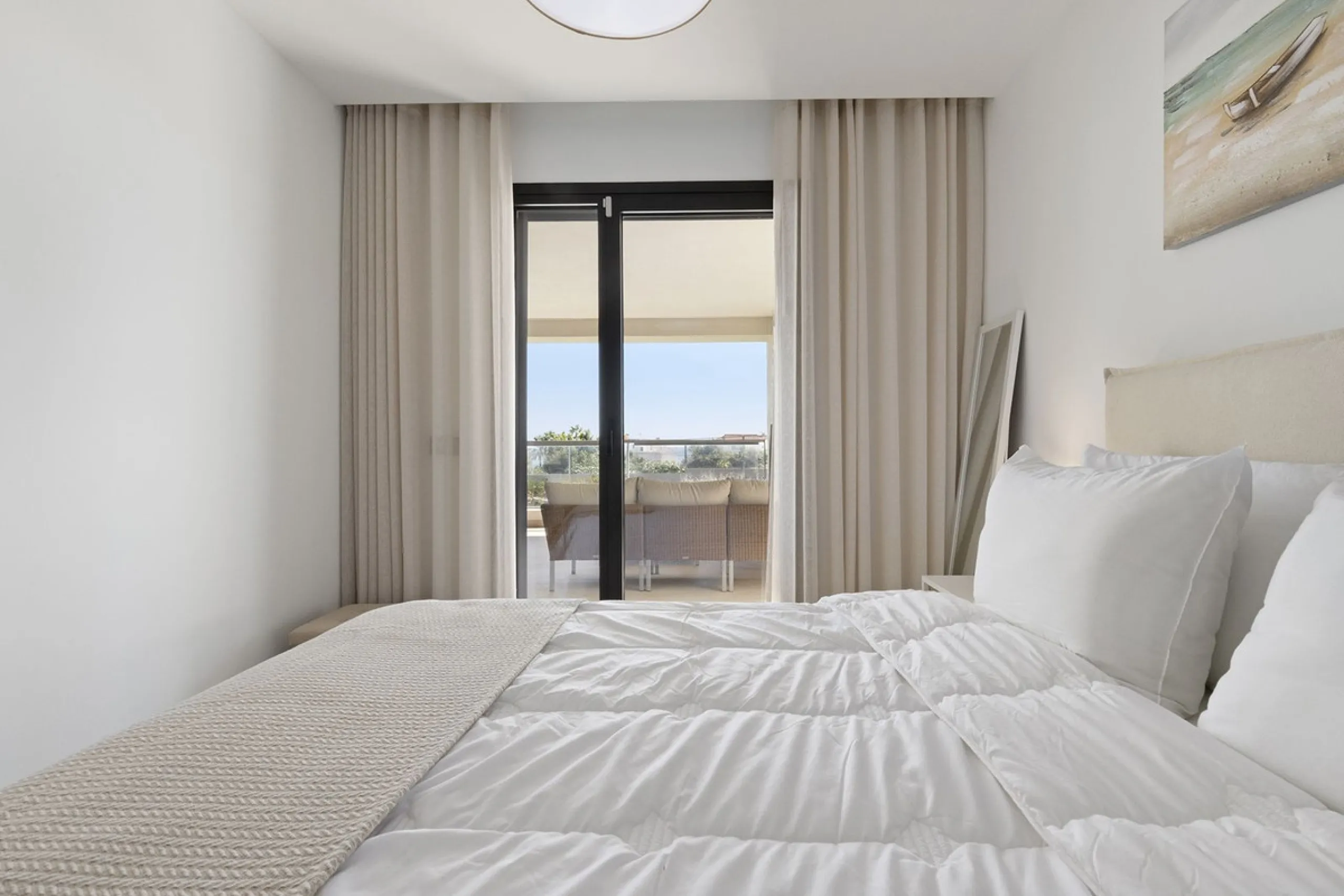 Modern luxury apartment in Solemar, Casares.