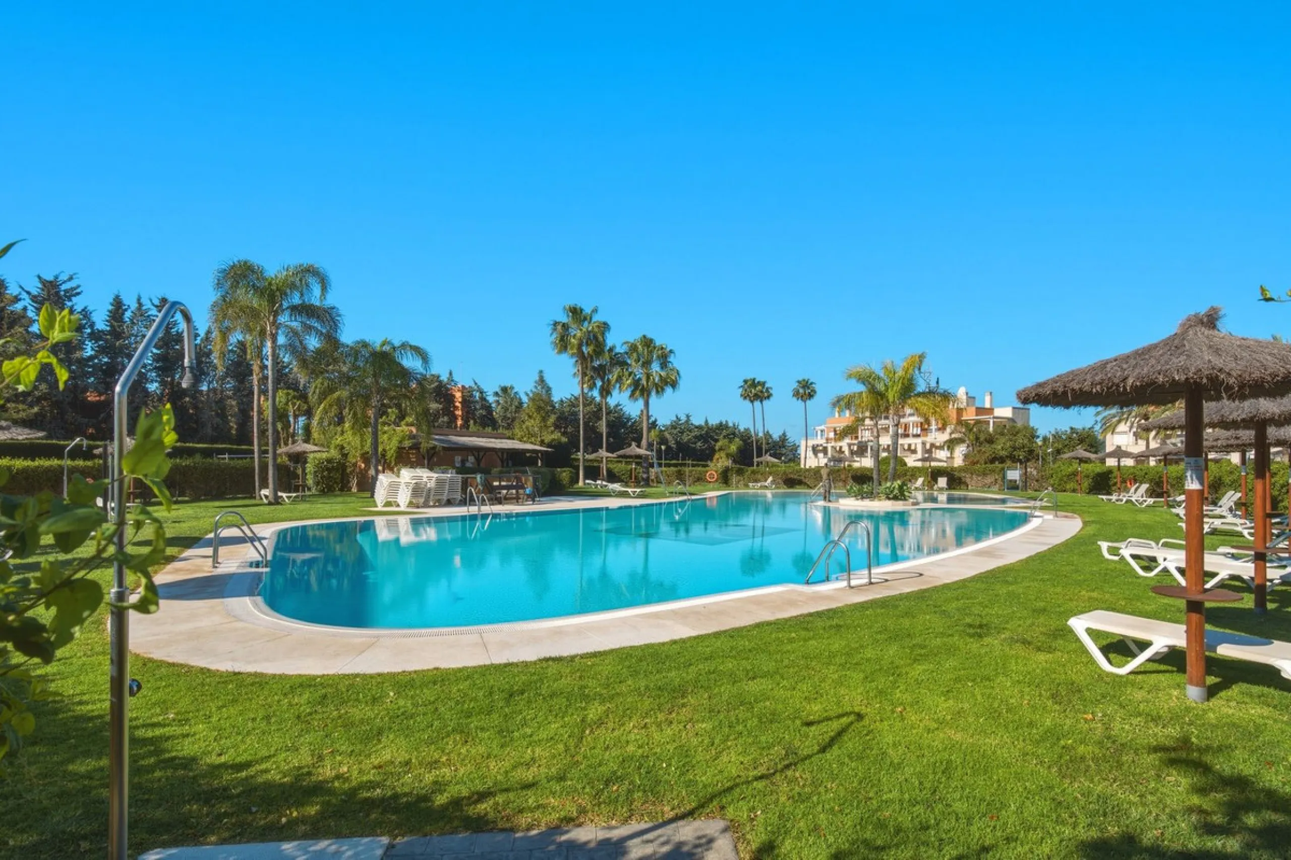 Spacious penthouse in Dunas Green, corner unit.