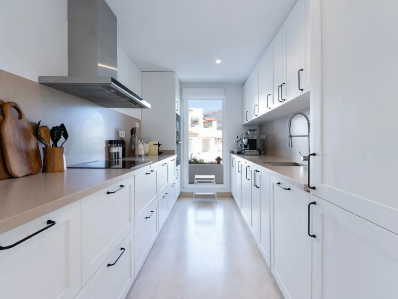 Apartment - Ground Floor Apartment в продаже в Marbella, Málaga. В доме 2 спален и 2 ванных комнат. Площадь дома 100 м²