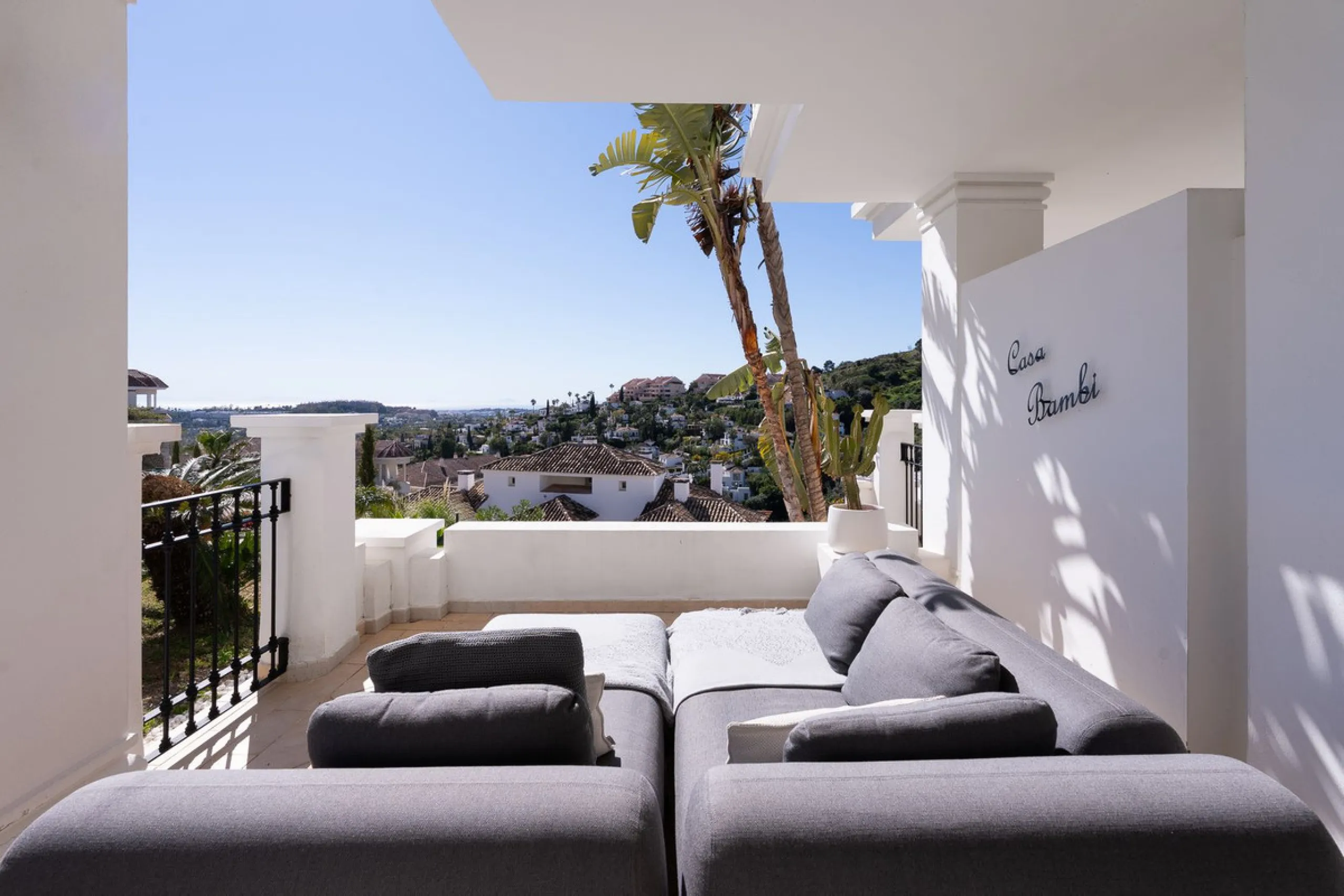 Apartment - Ground Floor Apartment в продаже в Marbella, Málaga. В доме 2 спален и 2 ванных комнат. Площадь дома 100 м²