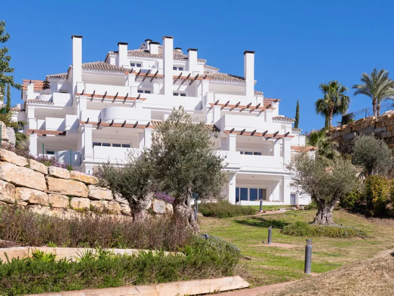Apartment - Ground Floor Apartment в продаже в Marbella, Málaga. В доме 2 спален и 2 ванных комнат. Площадь дома 100 м²