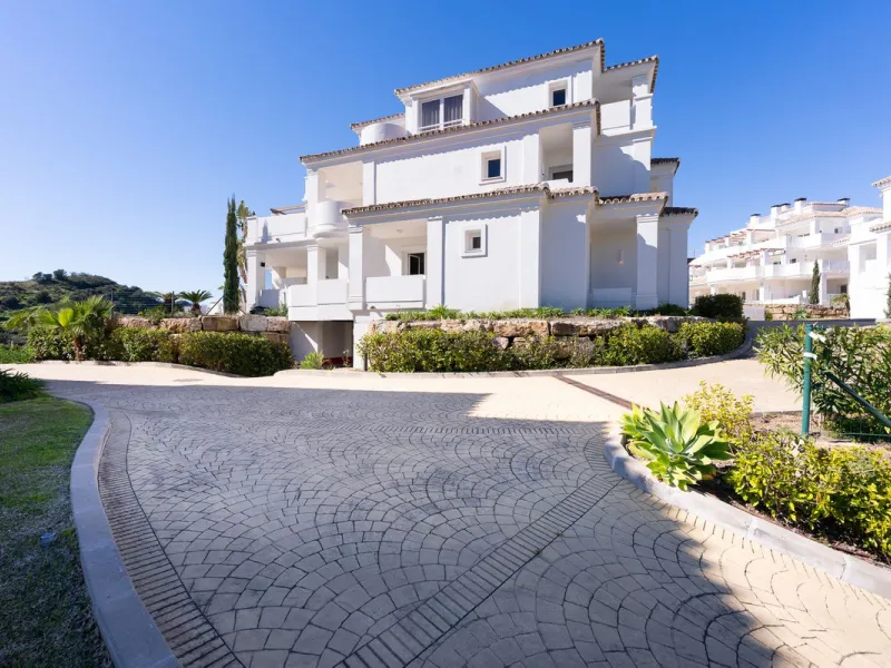 Apartment - Ground Floor Apartment в продаже в Marbella, Málaga. В доме 2 спален и 2 ванных комнат. Площадь дома 100 м²