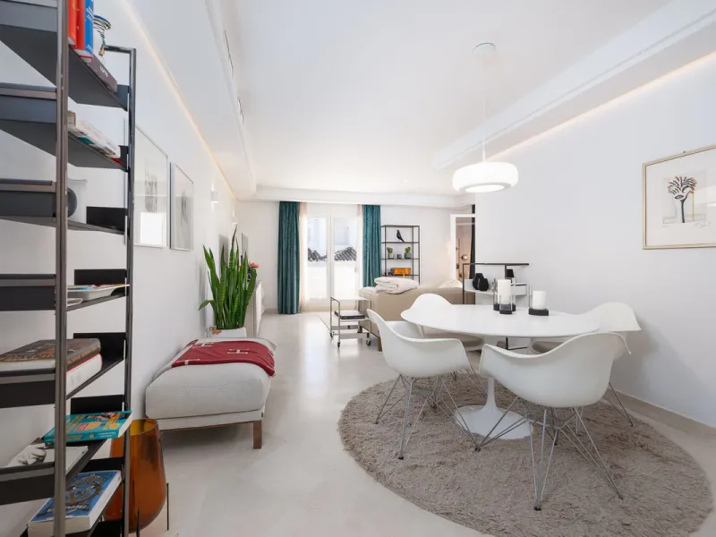 Apartment - Ground Floor Apartment в продаже в Marbella, Málaga. В доме 2 спален и 2 ванных комнат. Площадь дома 100 м²