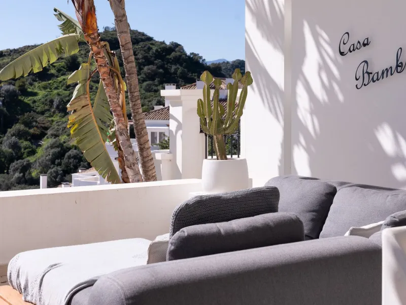 Apartment - Ground Floor Apartment в продаже в Marbella, Málaga. В доме 2 спален и 2 ванных комнат. Площадь дома 100 м²
