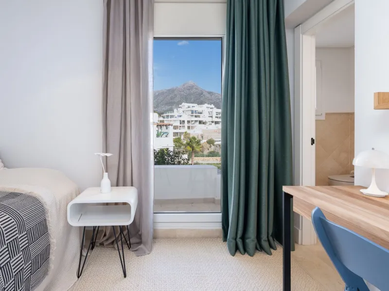 Apartment - Ground Floor Apartment в продаже в Marbella, Málaga. В доме 2 спален и 2 ванных комнат. Площадь дома 100 м²