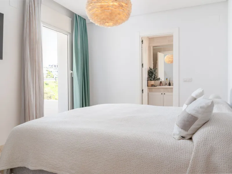 Apartment - Ground Floor Apartment в продаже в Marbella, Málaga. В доме 2 спален и 2 ванных комнат. Площадь дома 100 м²