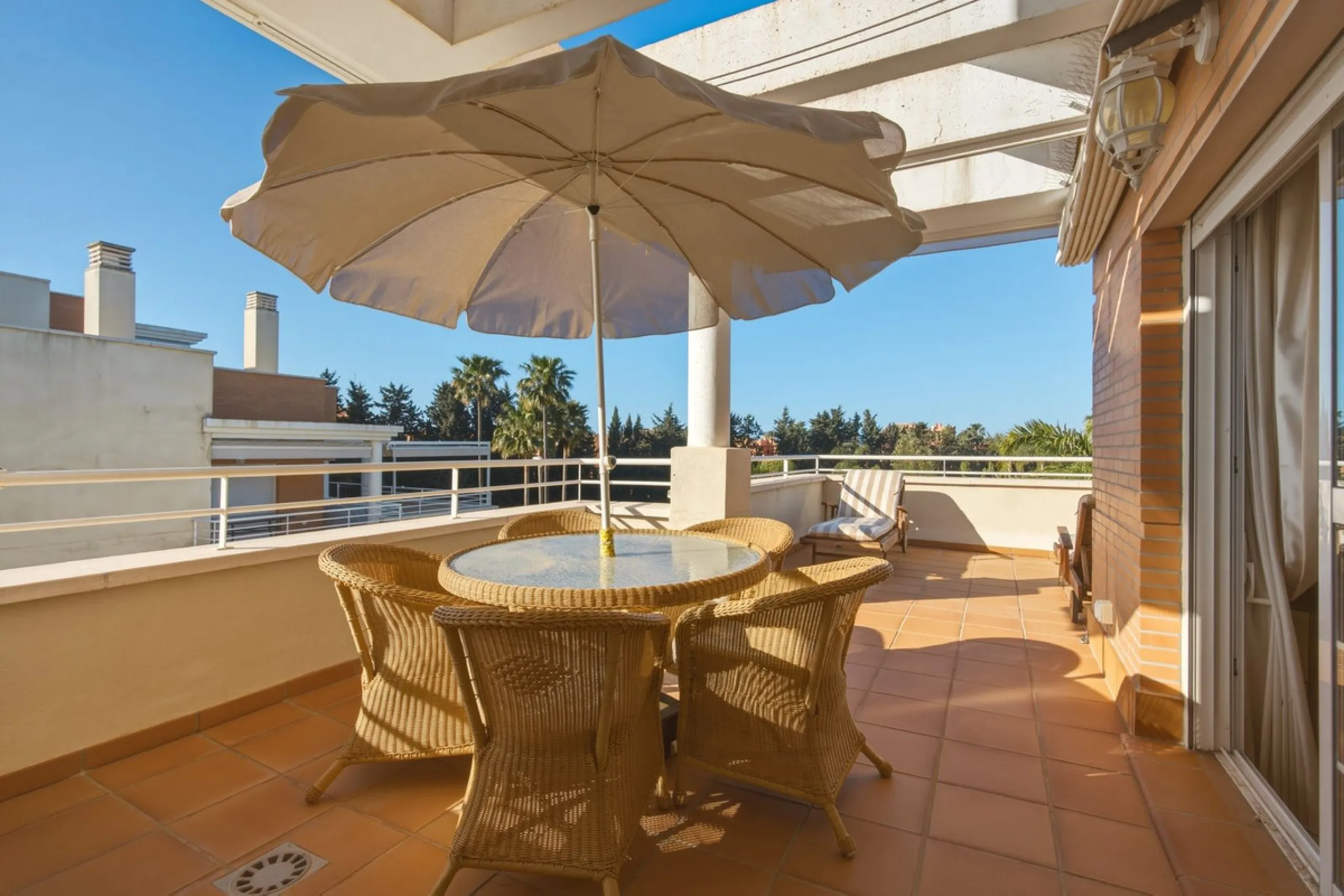 Spacious penthouse in Dunas Green, corner unit.