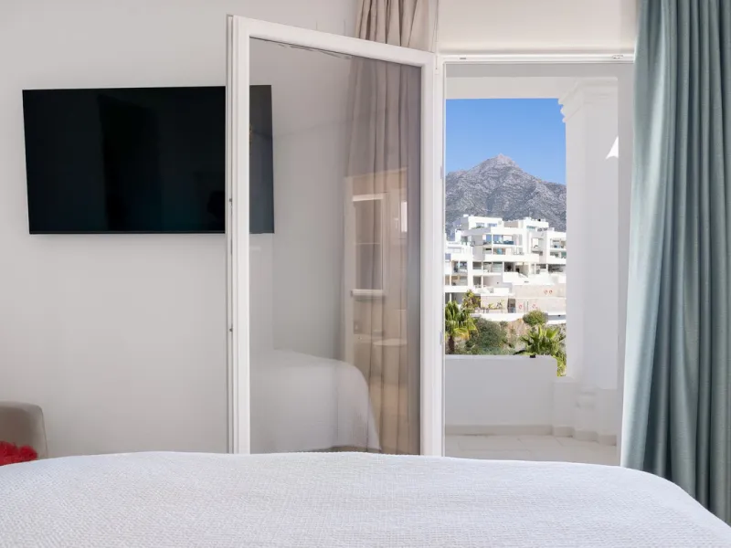 Apartment - Ground Floor Apartment в продаже в Marbella, Málaga. В доме 2 спален и 2 ванных комнат. Площадь дома 100 м²