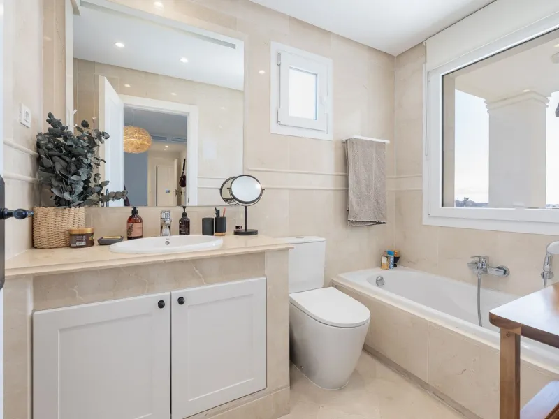 Apartment - Ground Floor Apartment в продаже в Marbella, Málaga. В доме 2 спален и 2 ванных комнат. Площадь дома 100 м²