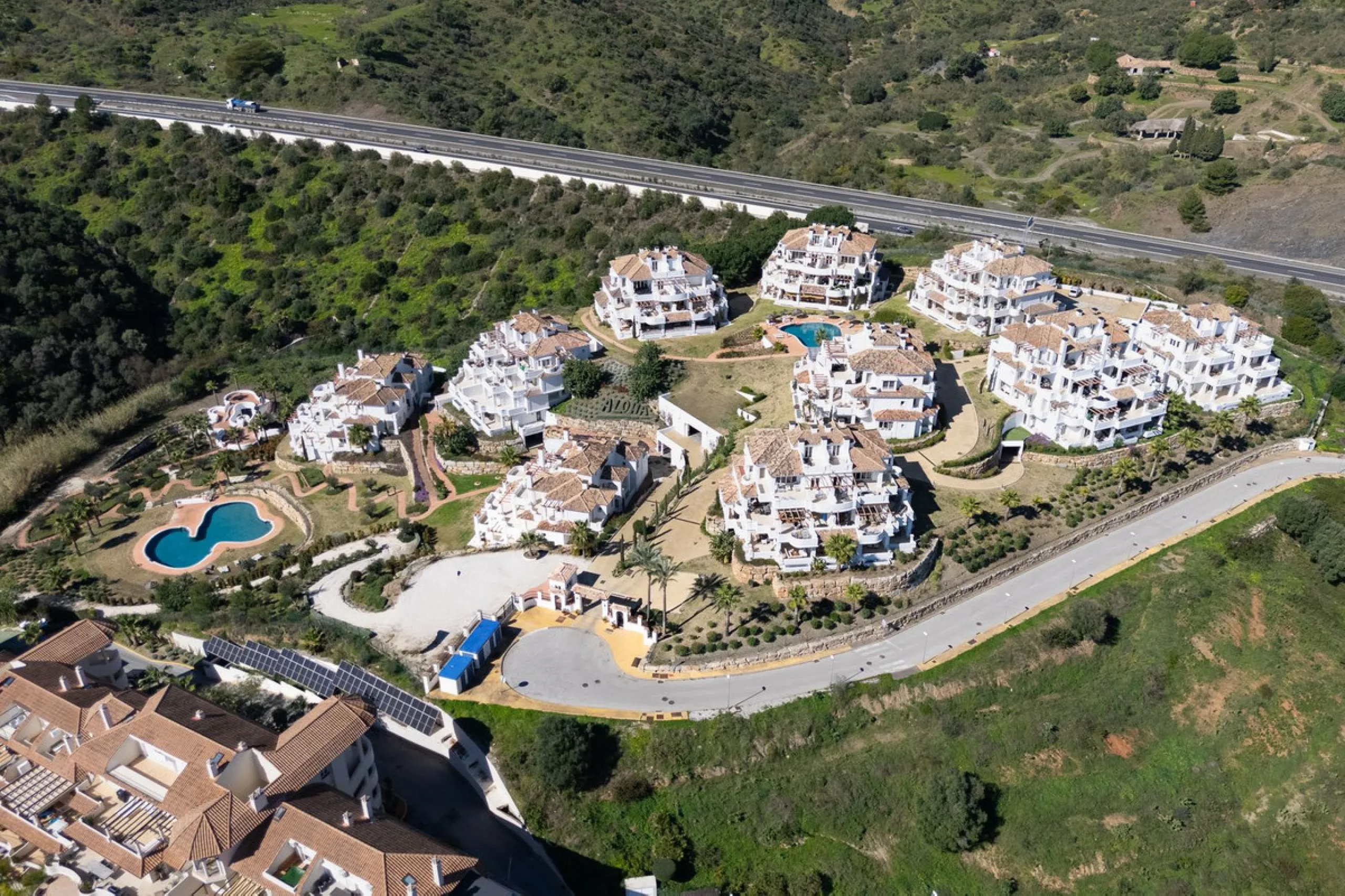 Apartment - Ground Floor Apartment в продаже в Marbella, Málaga. В доме 2 спален и 2 ванных комнат. Площадь дома 100 м²