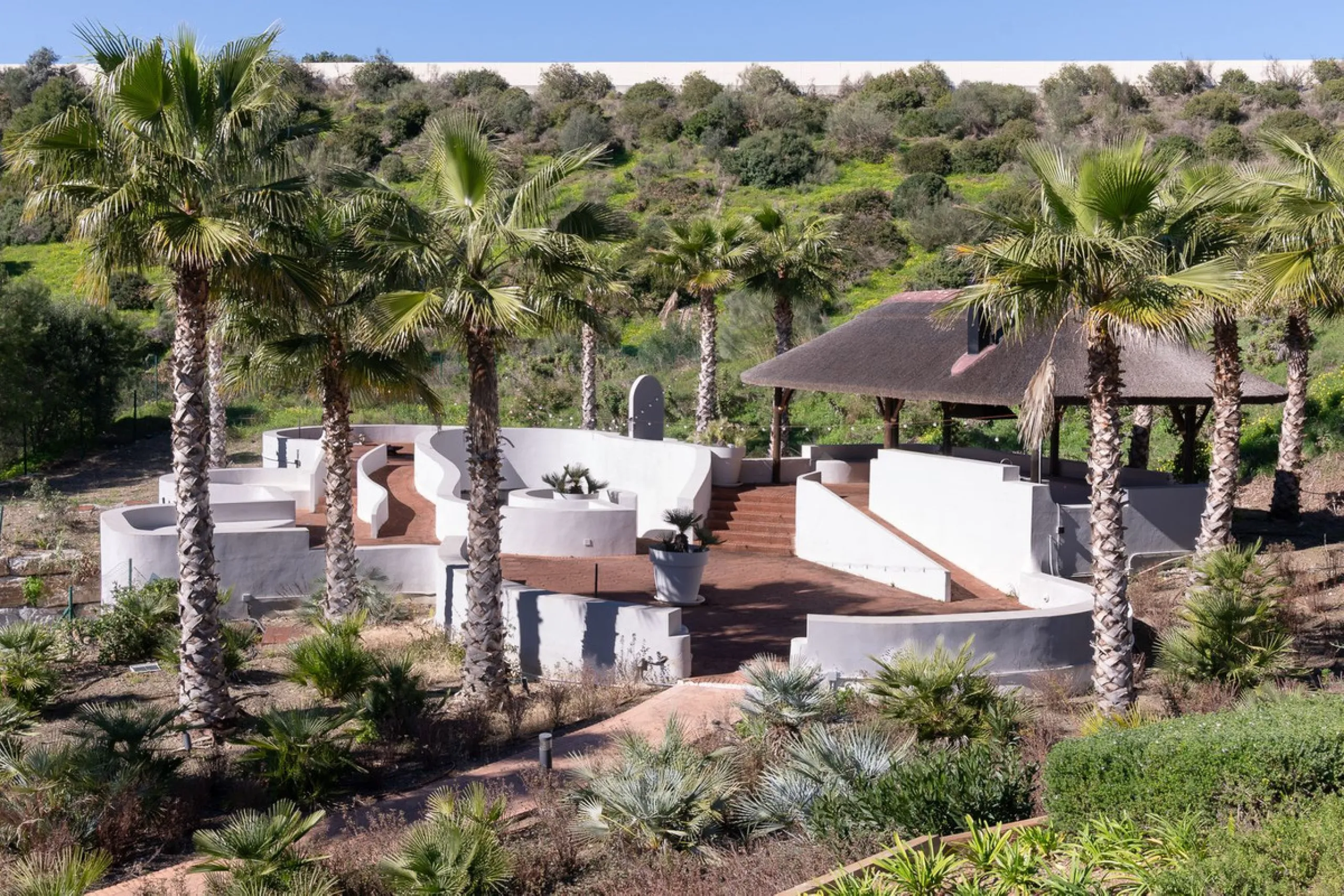Apartment - Ground Floor Apartment в продаже в Marbella, Málaga. В доме 2 спален и 2 ванных комнат. Площадь дома 100 м²