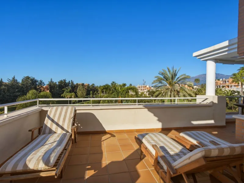 Spacious penthouse in Dunas Green, corner unit.