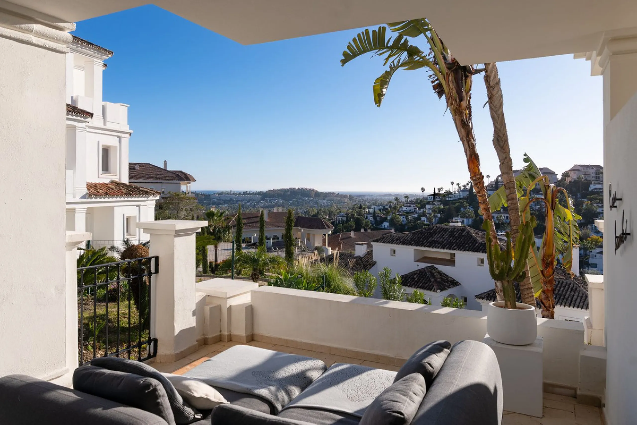 Apartment - Ground Floor Apartment в продаже в Marbella, Málaga. В доме 2 спален и 2 ванных комнат. Площадь дома 100 м²