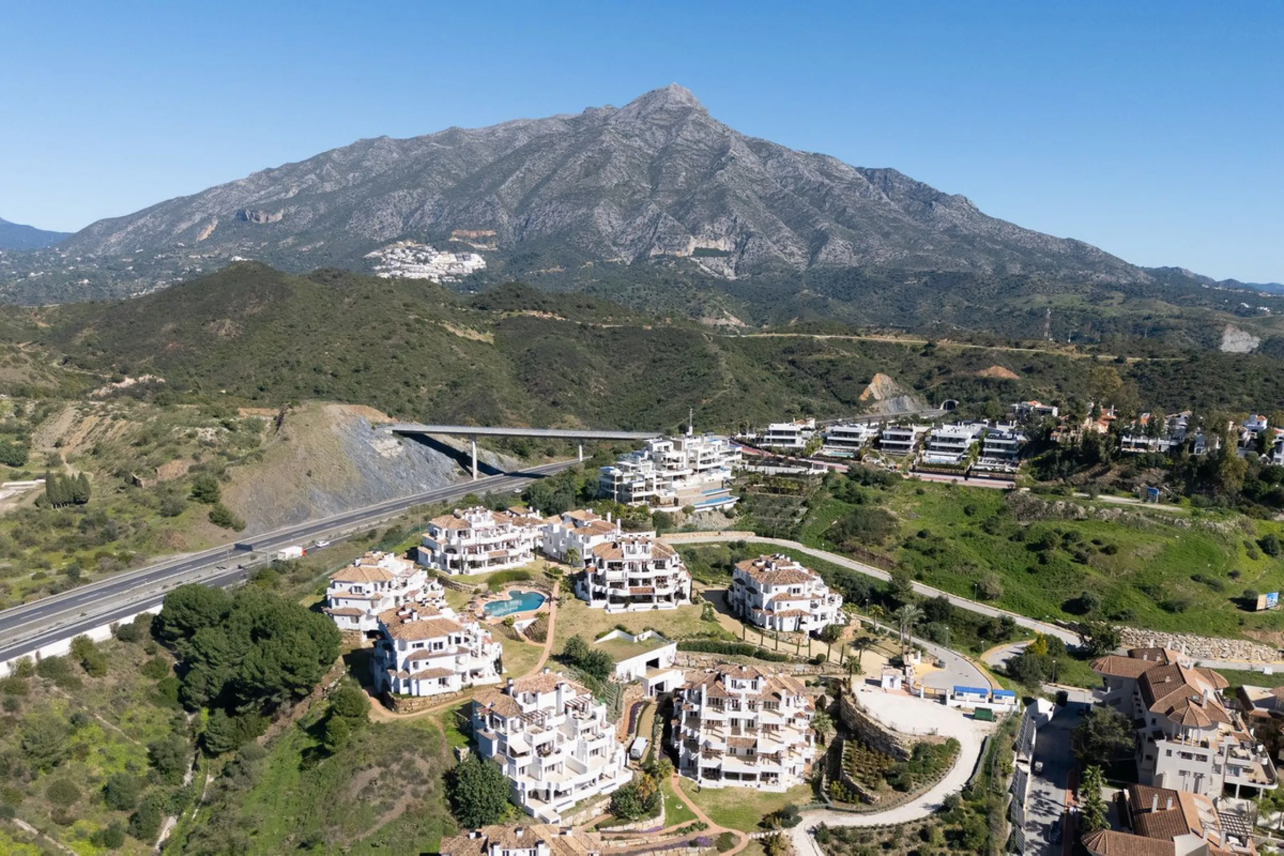 Apartment - Ground Floor Apartment в продаже в Marbella, Málaga. В доме 2 спален и 2 ванных комнат. Площадь дома 100 м²