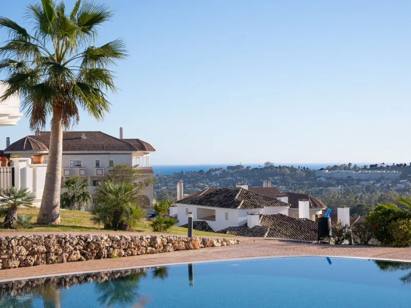 Apartment - Ground Floor Apartment в продаже в Marbella, Málaga. В доме 2 спален и 2 ванных комнат. Площадь дома 100 м²