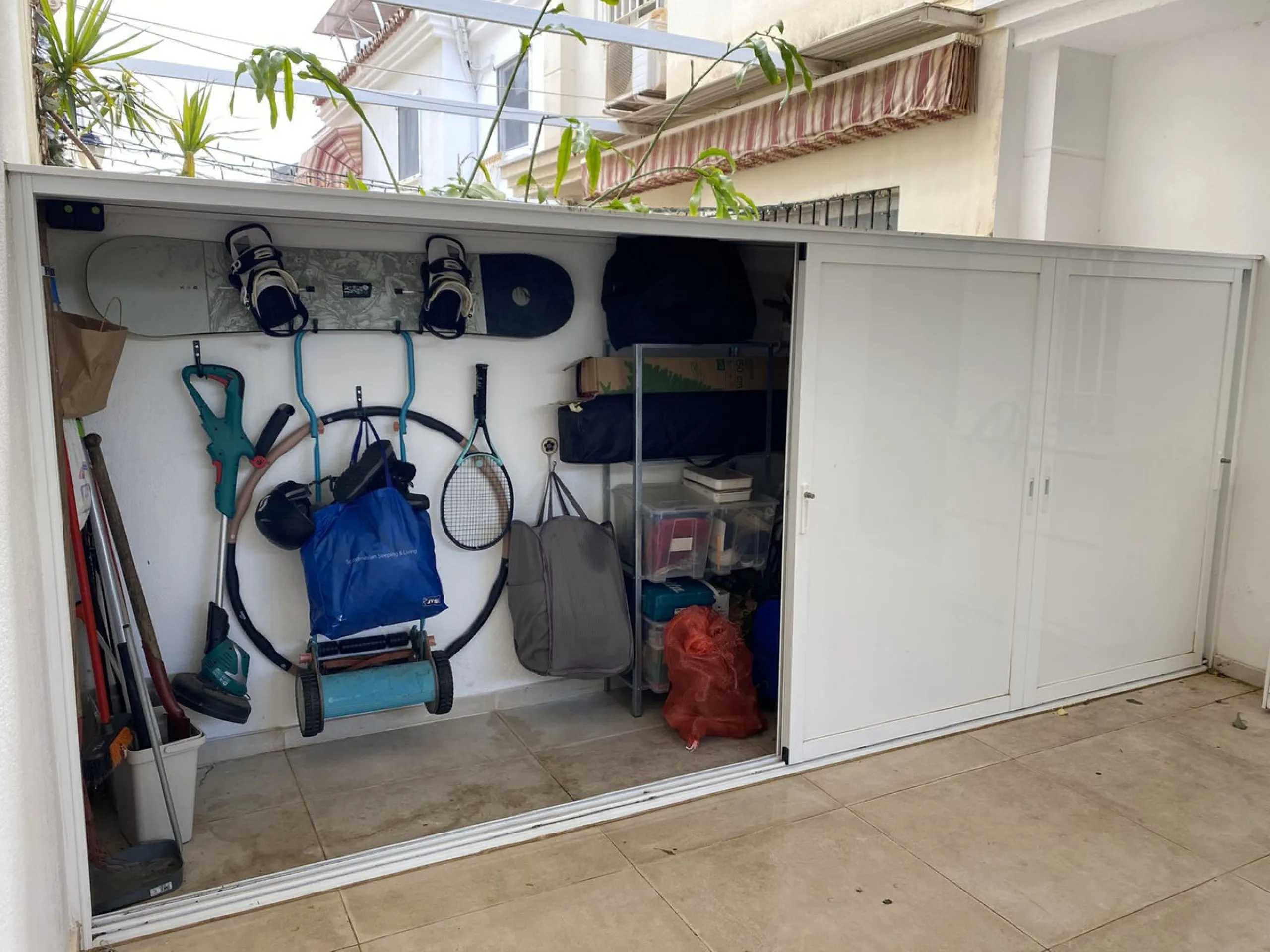 House - Townhouse в продаже в Benalmadena, Málaga. В доме 4 спален и 3 ванных комнат. Площадь дома 187 м². Площадь участка 75 м²
