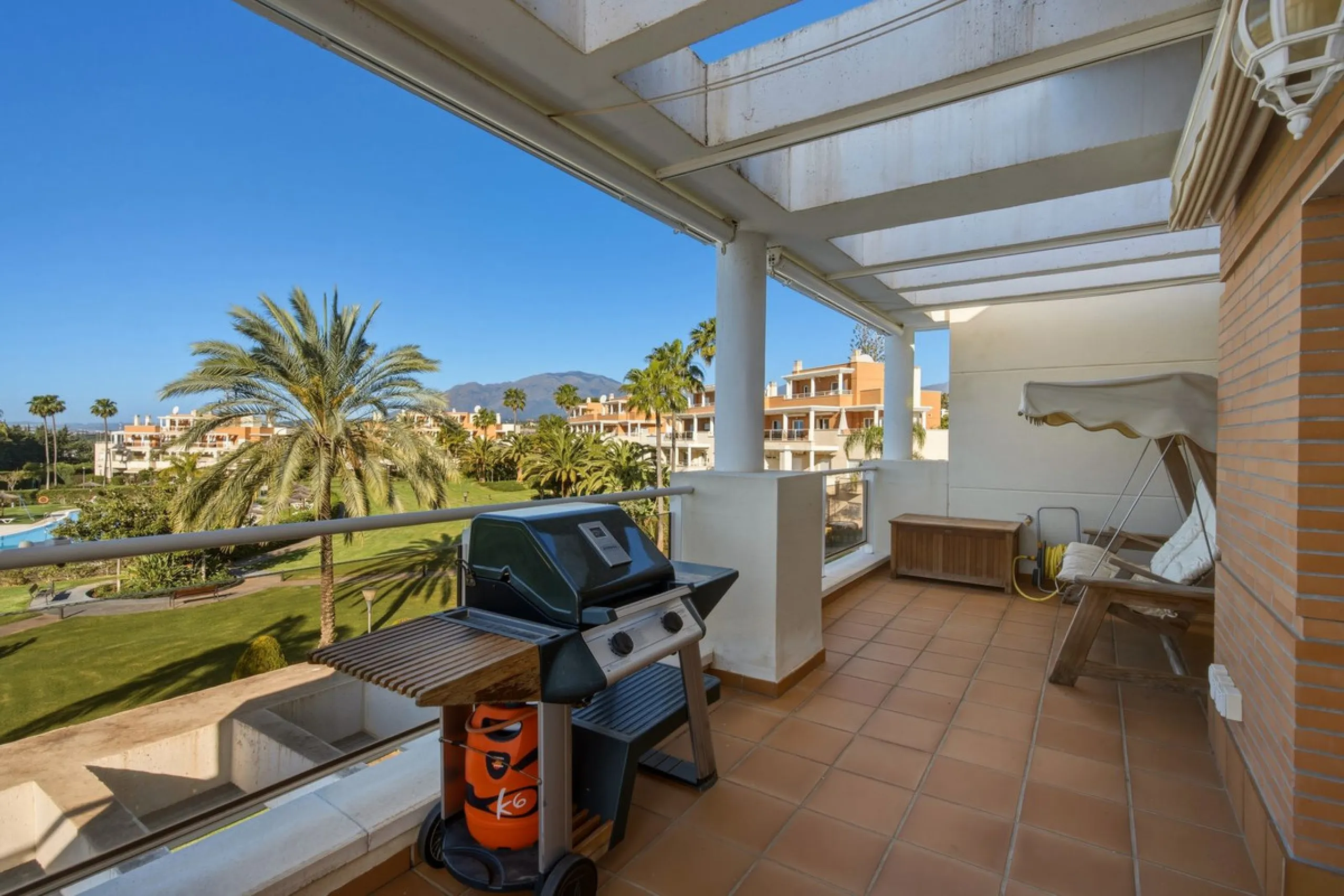 Spacious penthouse in Dunas Green, corner unit.