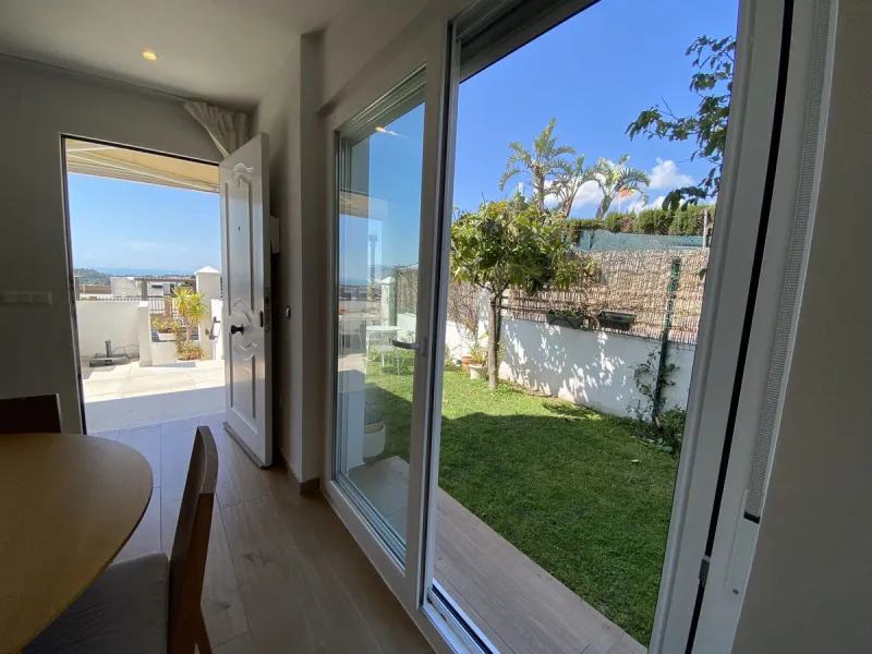 House - Townhouse в продаже в Benalmadena, Málaga. В доме 4 спален и 3 ванных комнат. Площадь дома 187 м². Площадь участка 75 м²