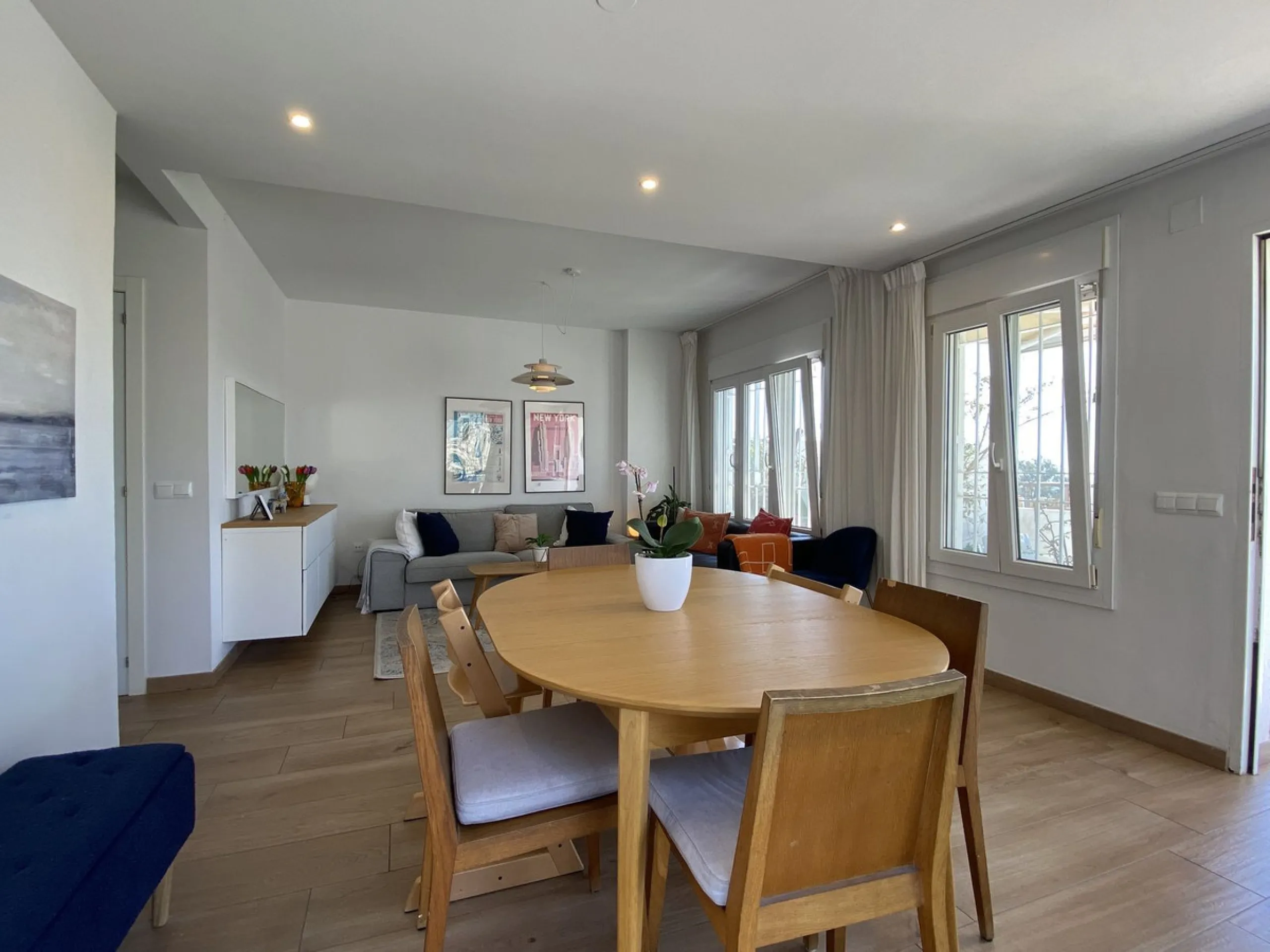 House - Townhouse в продаже в Benalmadena, Málaga. В доме 4 спален и 3 ванных комнат. Площадь дома 187 м². Площадь участка 75 м²