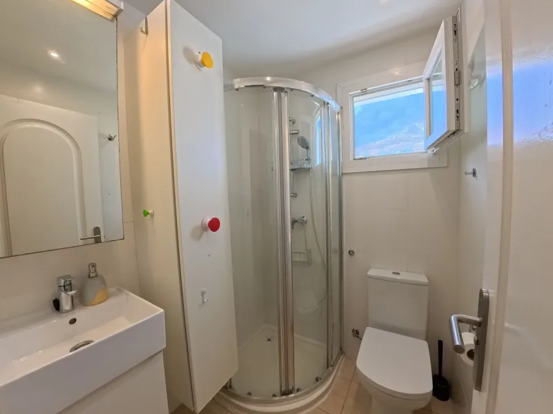 House - Townhouse в продаже в Benalmadena, Málaga. В доме 4 спален и 3 ванных комнат. Площадь дома 187 м². Площадь участка 75 м²
