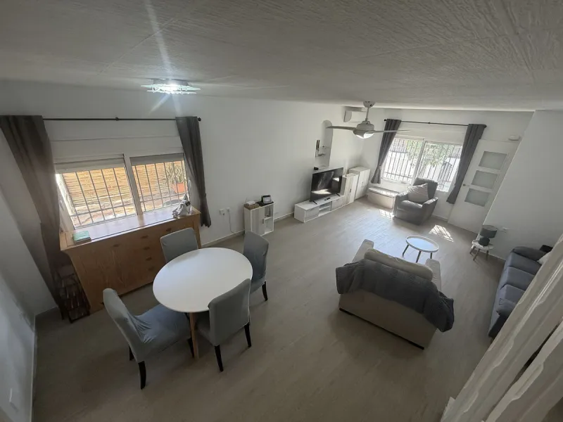 Semi Detached house lower Calahonda. In a small community of 15 houses with communal pool and garden. On the lower level there is a good size lounge, large fitted kitchen, a small bathroom and access to the private terrace and garden that wraps around thr