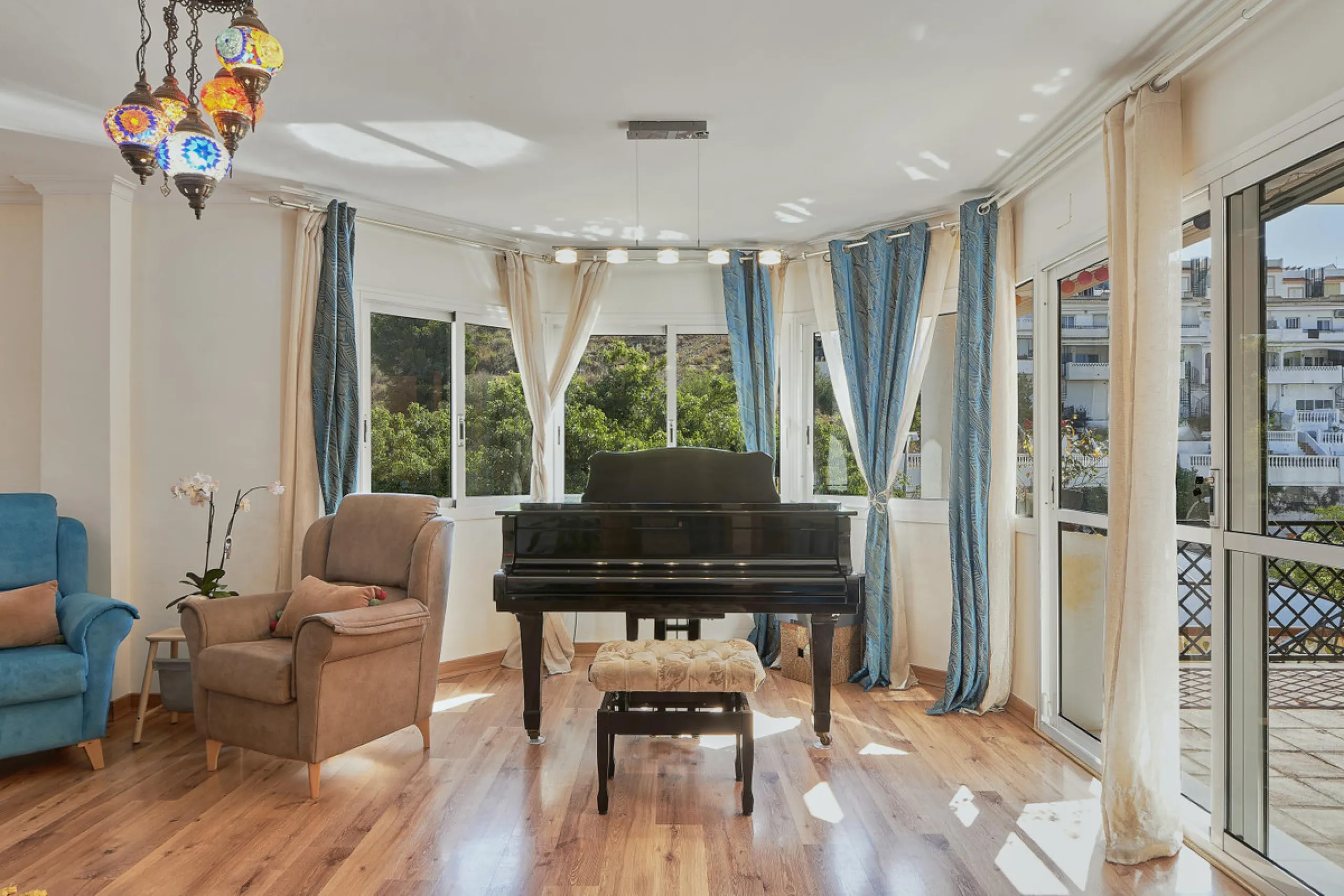 **Exclusive Corner Semi-Detached Home Just 400 Metres from the Sea**