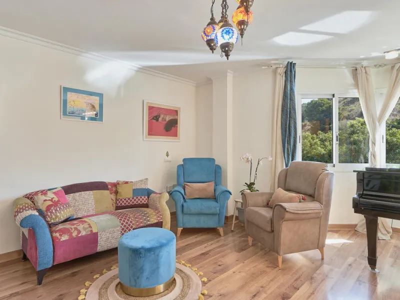 **Exclusive Corner Semi-Detached Home Just 400 Metres from the Sea**