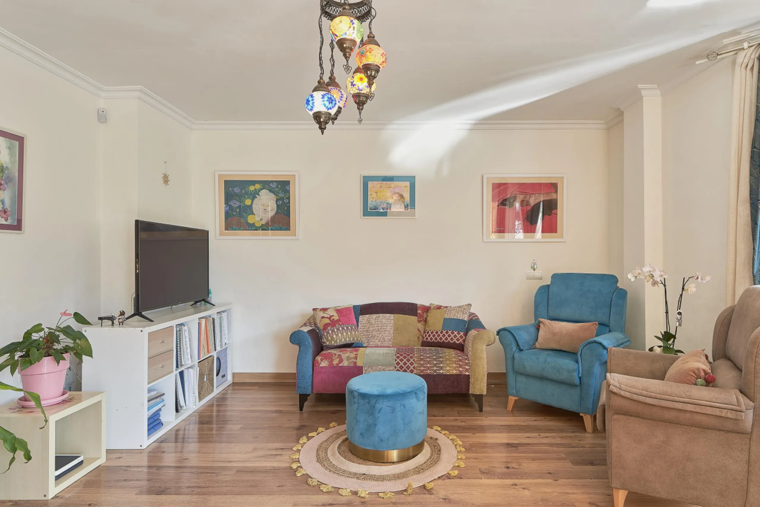 **Exclusive Corner Semi-Detached Home Just 400 Metres from the Sea**