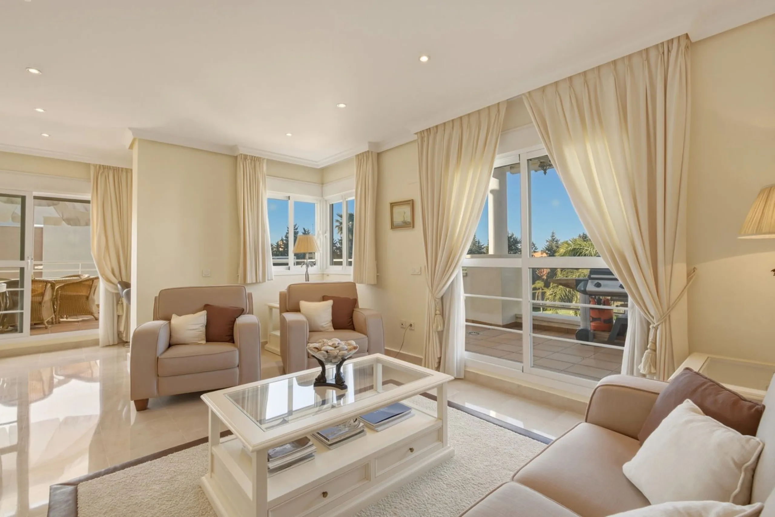 Spacious penthouse in Dunas Green, corner unit.