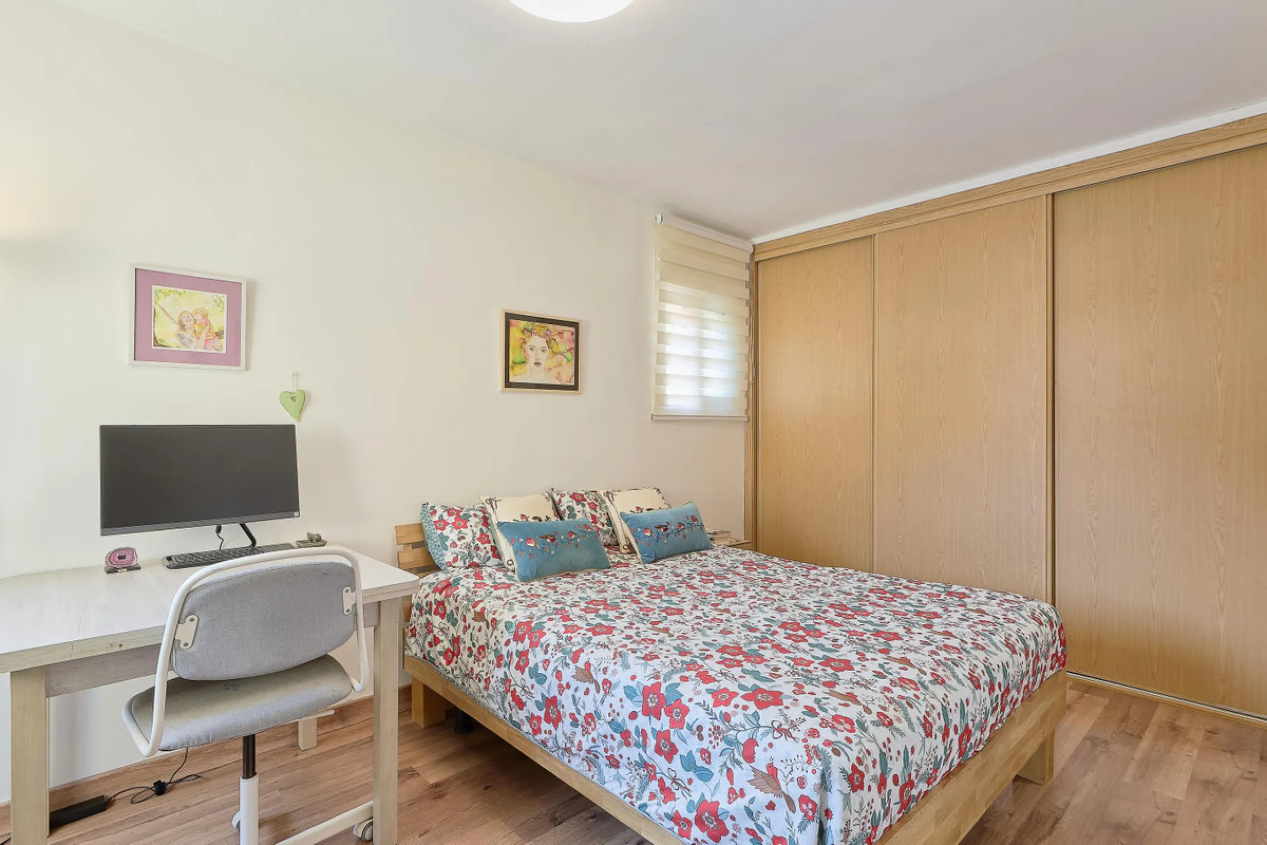 **Exclusive Corner Semi-Detached Home Just 400 Metres from the Sea**