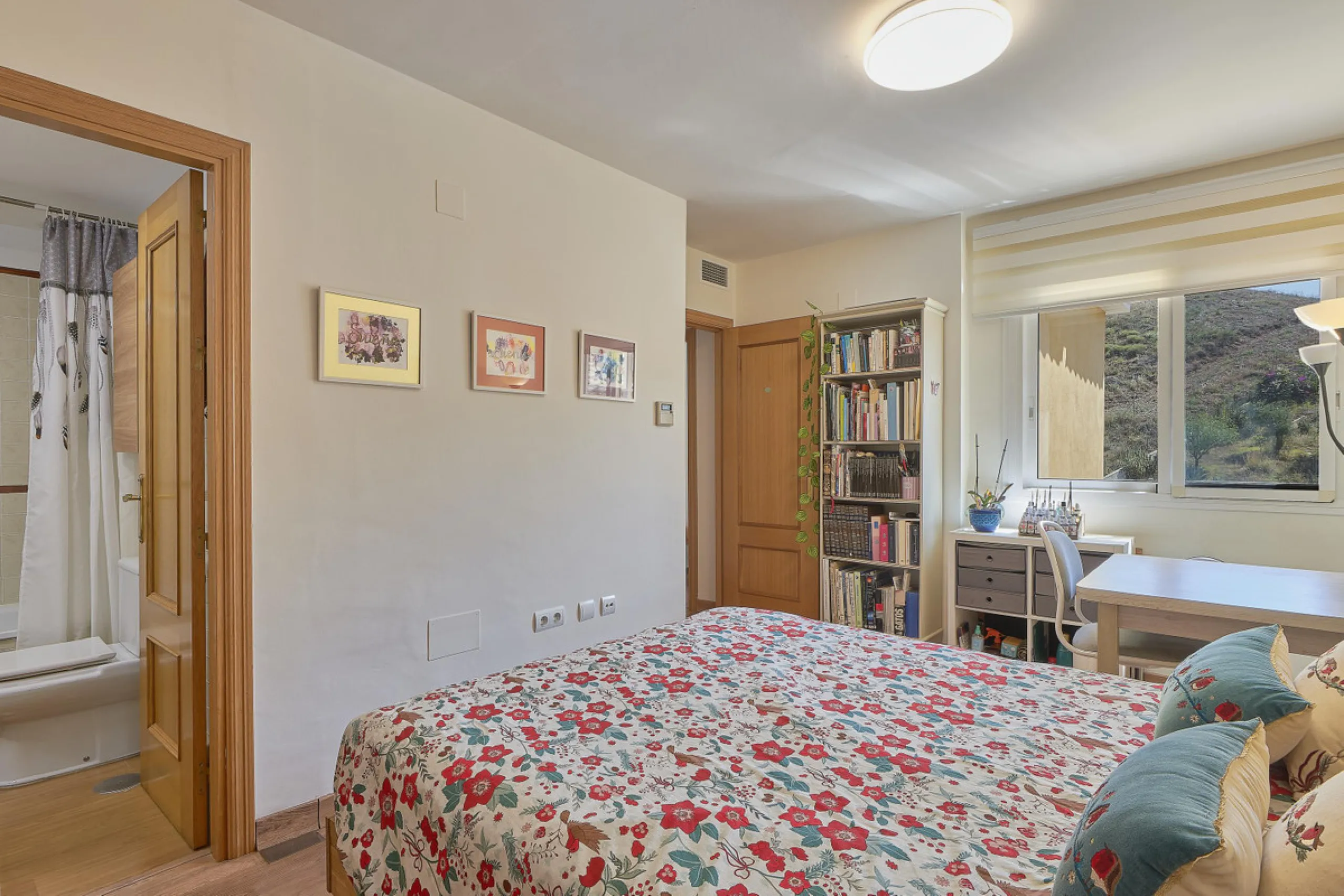 **Exclusive Corner Semi-Detached Home Just 400 Metres from the Sea**