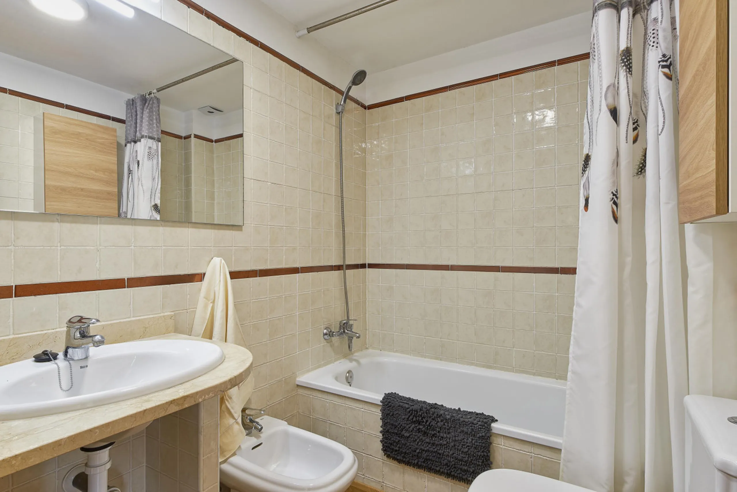 **Exclusive Corner Semi-Detached Home Just 400 Metres from the Sea**