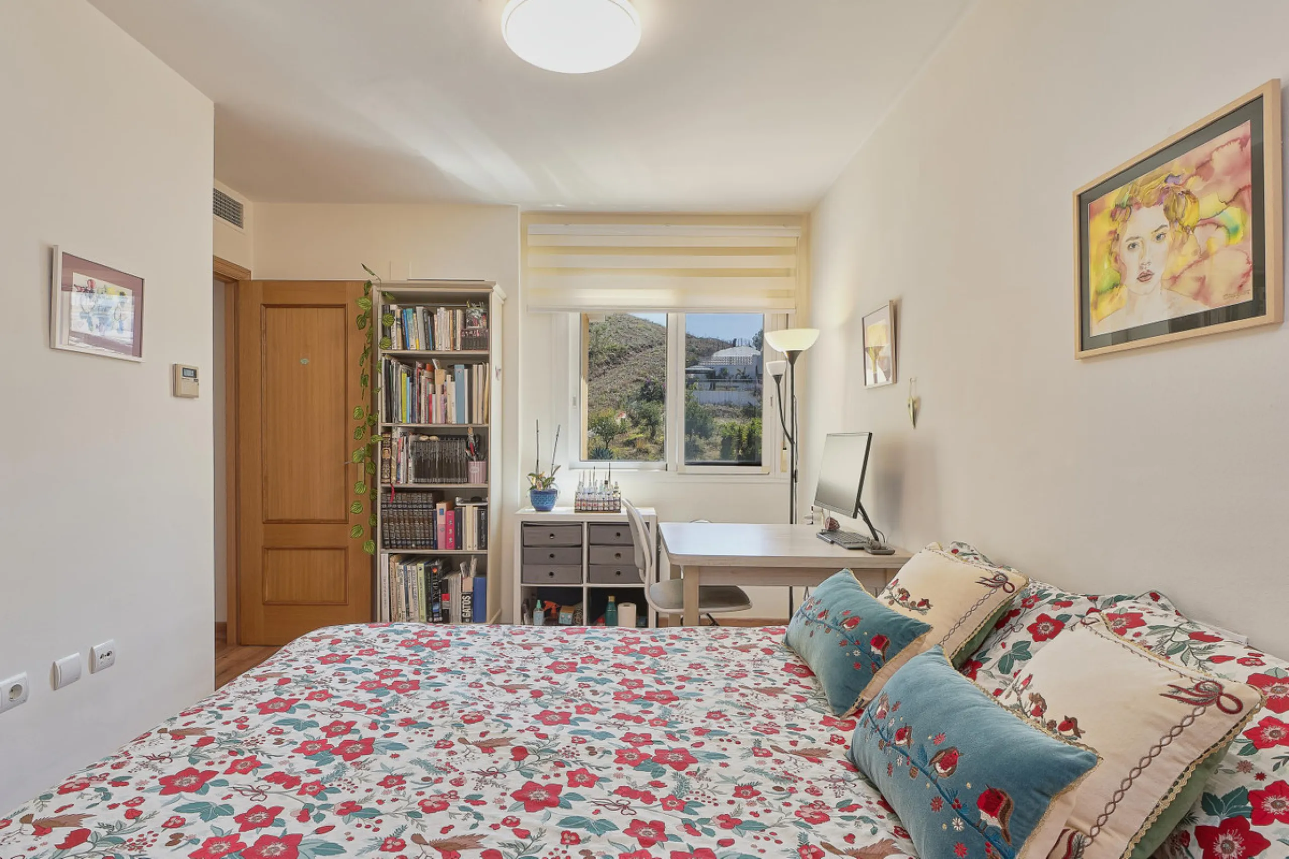 **Exclusive Corner Semi-Detached Home Just 400 Metres from the Sea**
