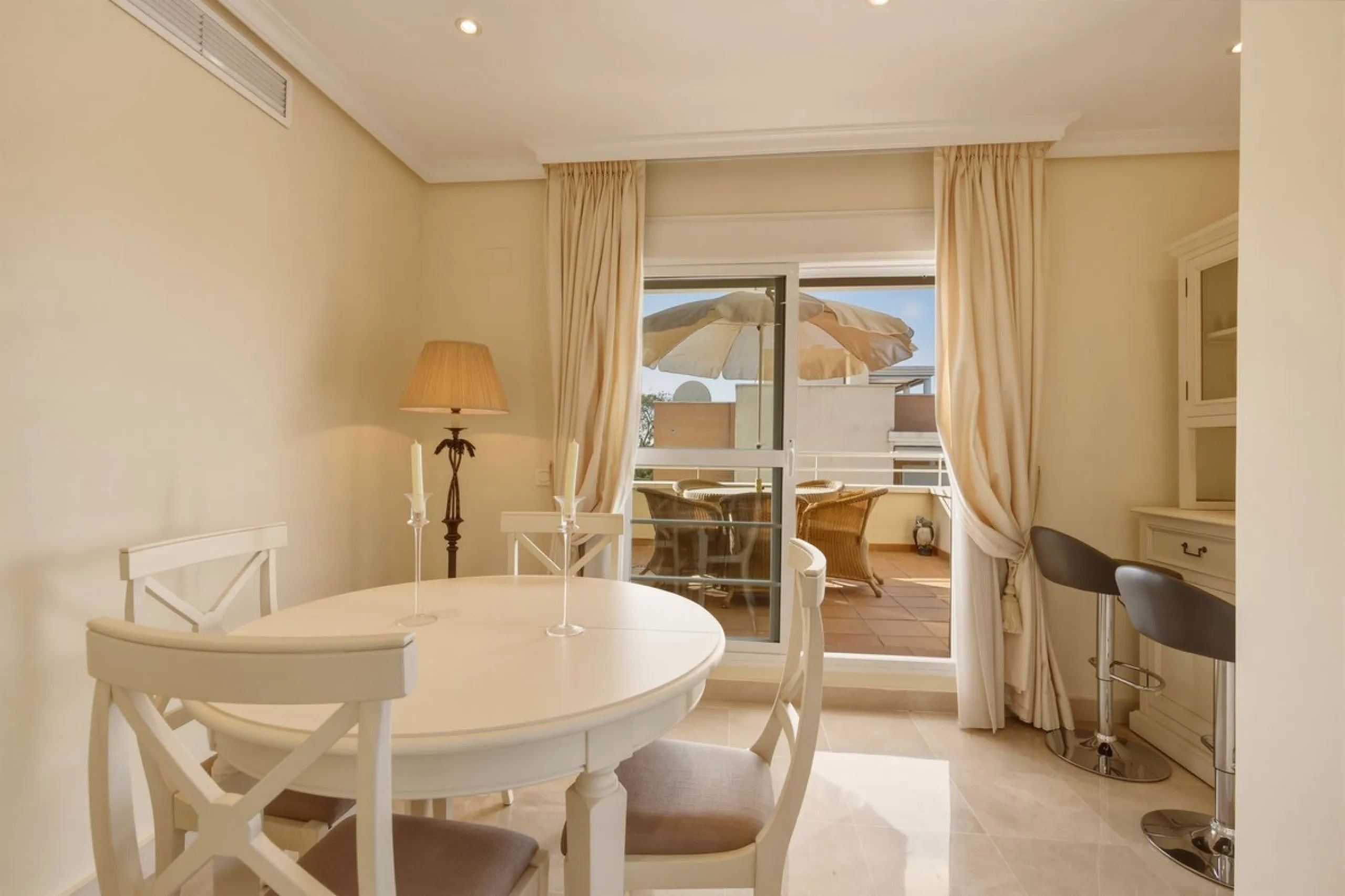 Spacious penthouse in Dunas Green, corner unit.