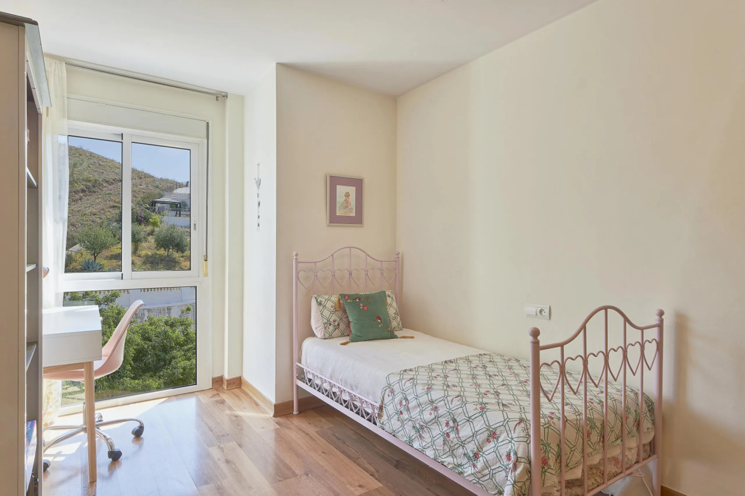**Exclusive Corner Semi-Detached Home Just 400 Metres from the Sea**