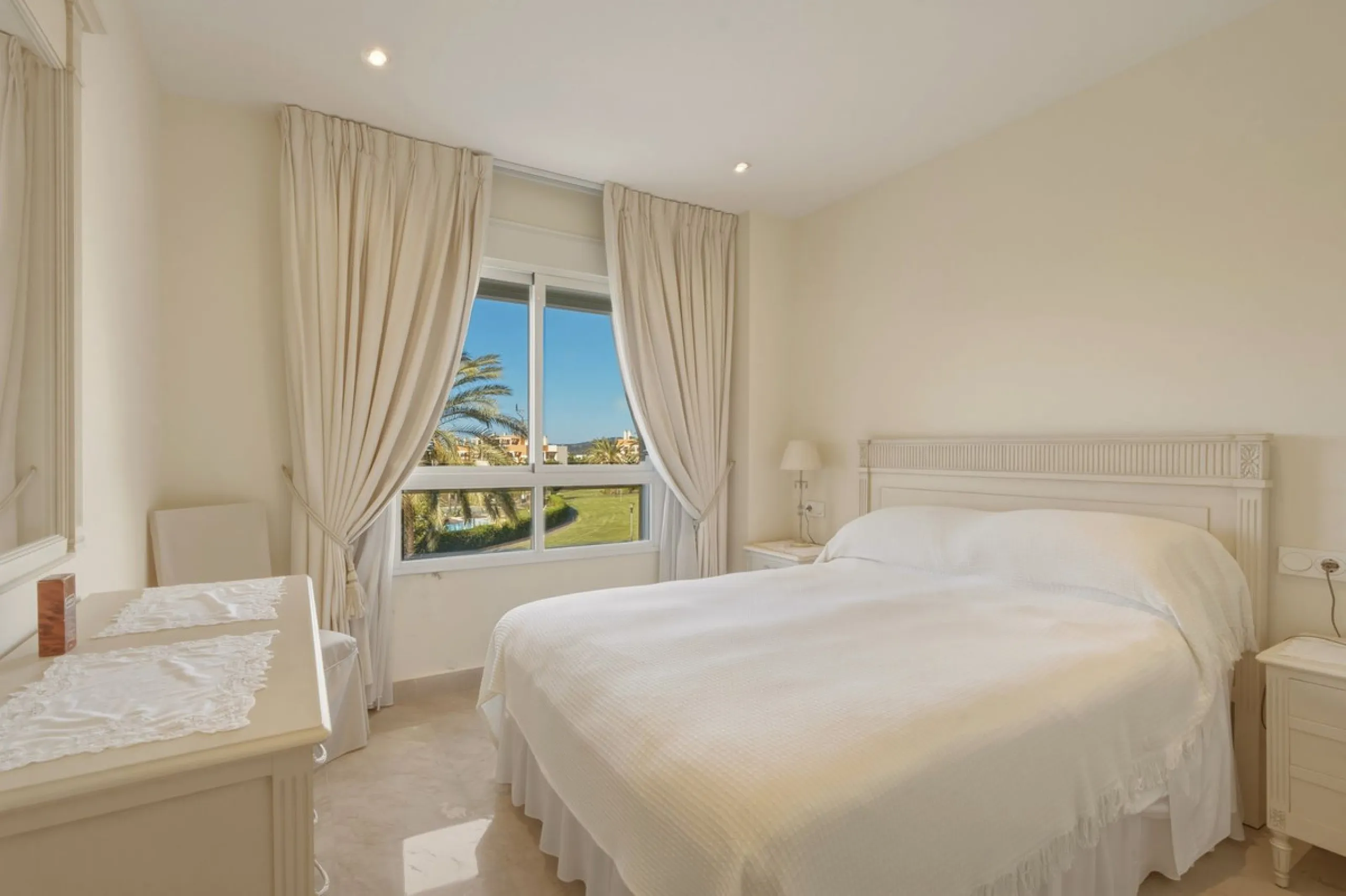Spacious penthouse in Dunas Green, corner unit.
