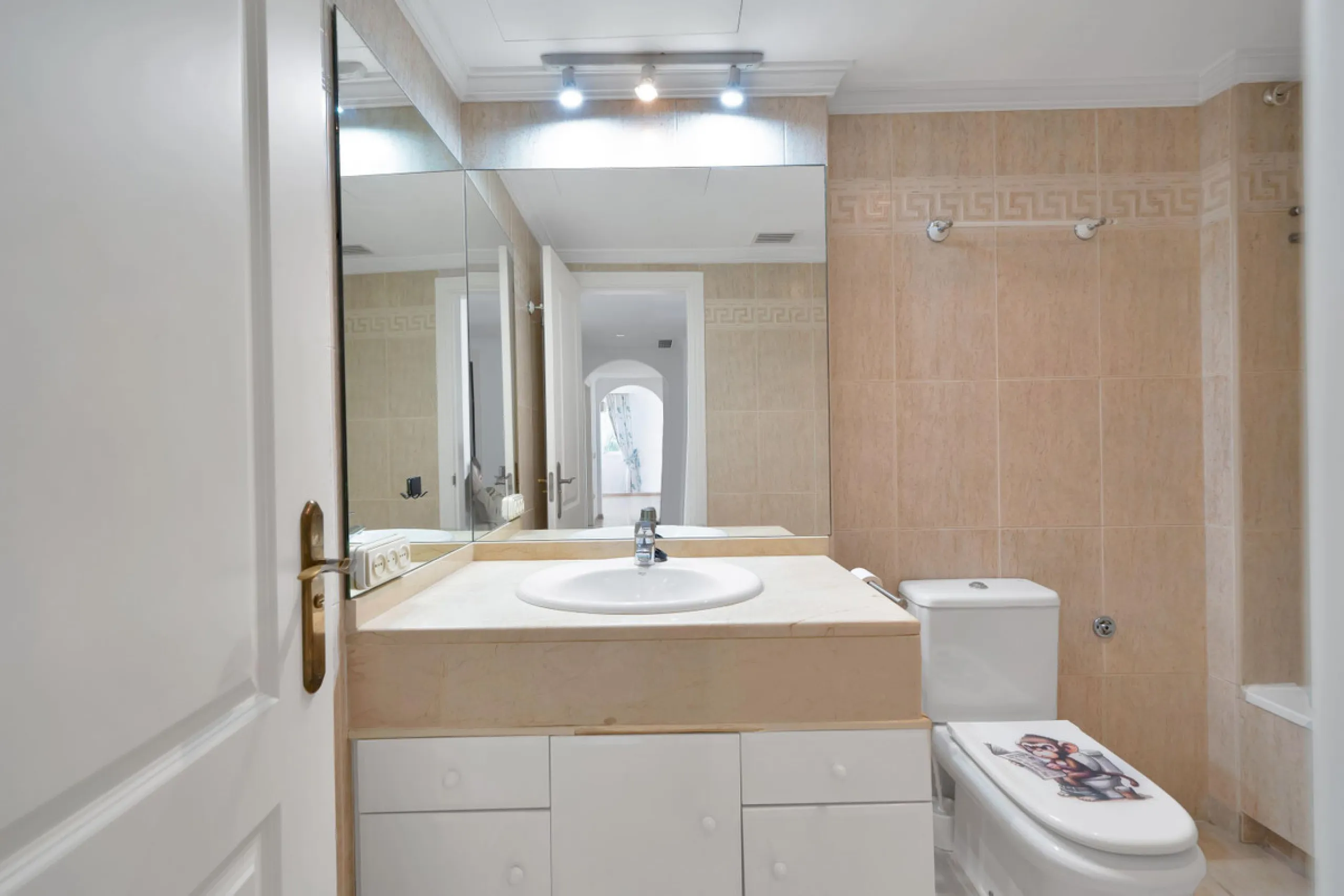 Golden Mile Apartment with Sea Views in Pinos de Nagüeles