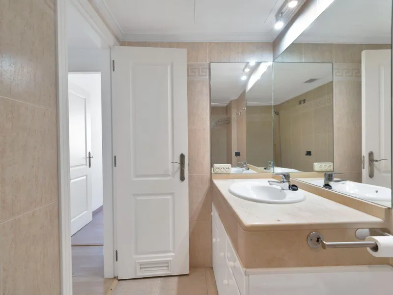 Golden Mile Apartment with Sea Views in Pinos de Nagüeles