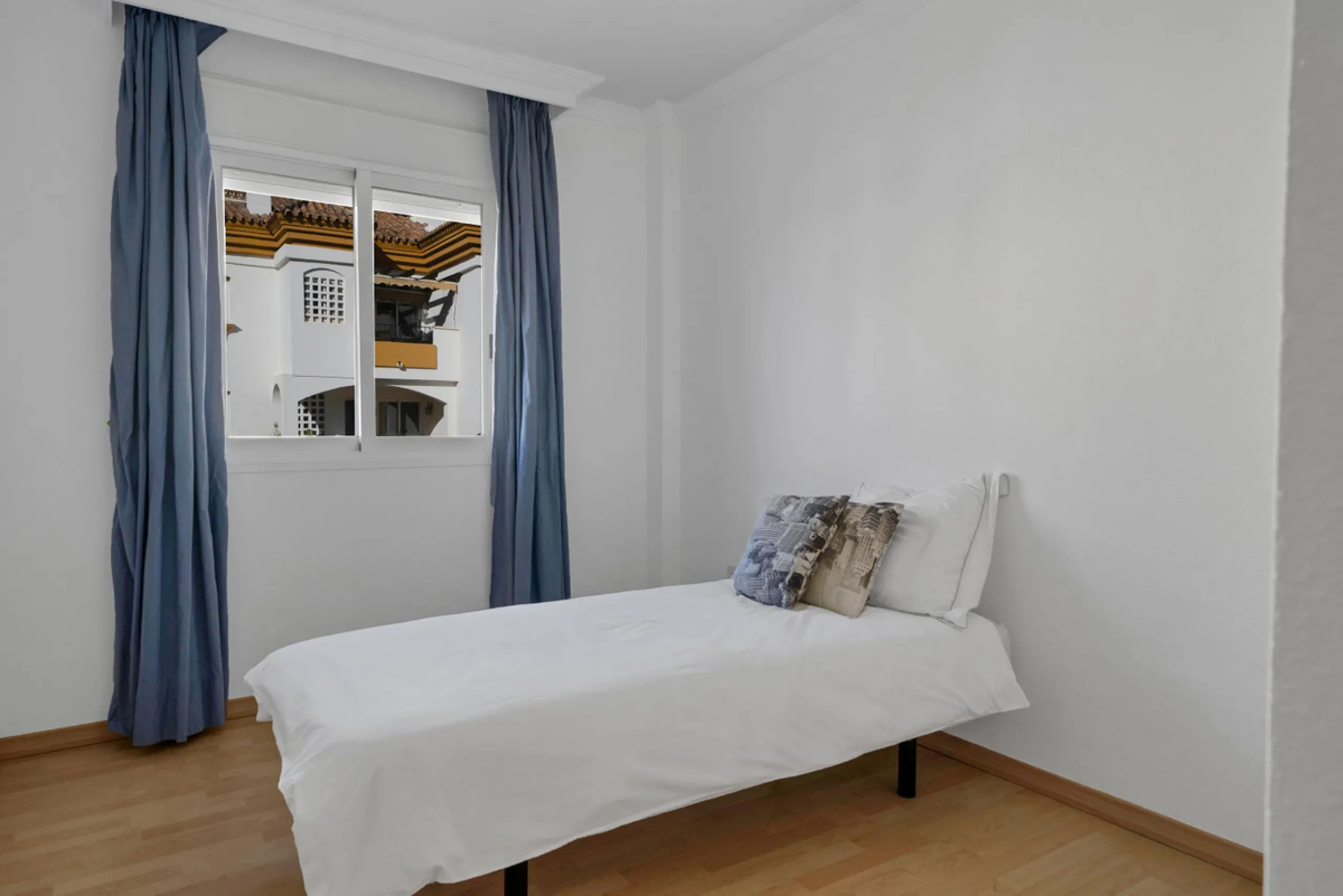 Golden Mile Apartment with Sea Views in Pinos de Nagüeles