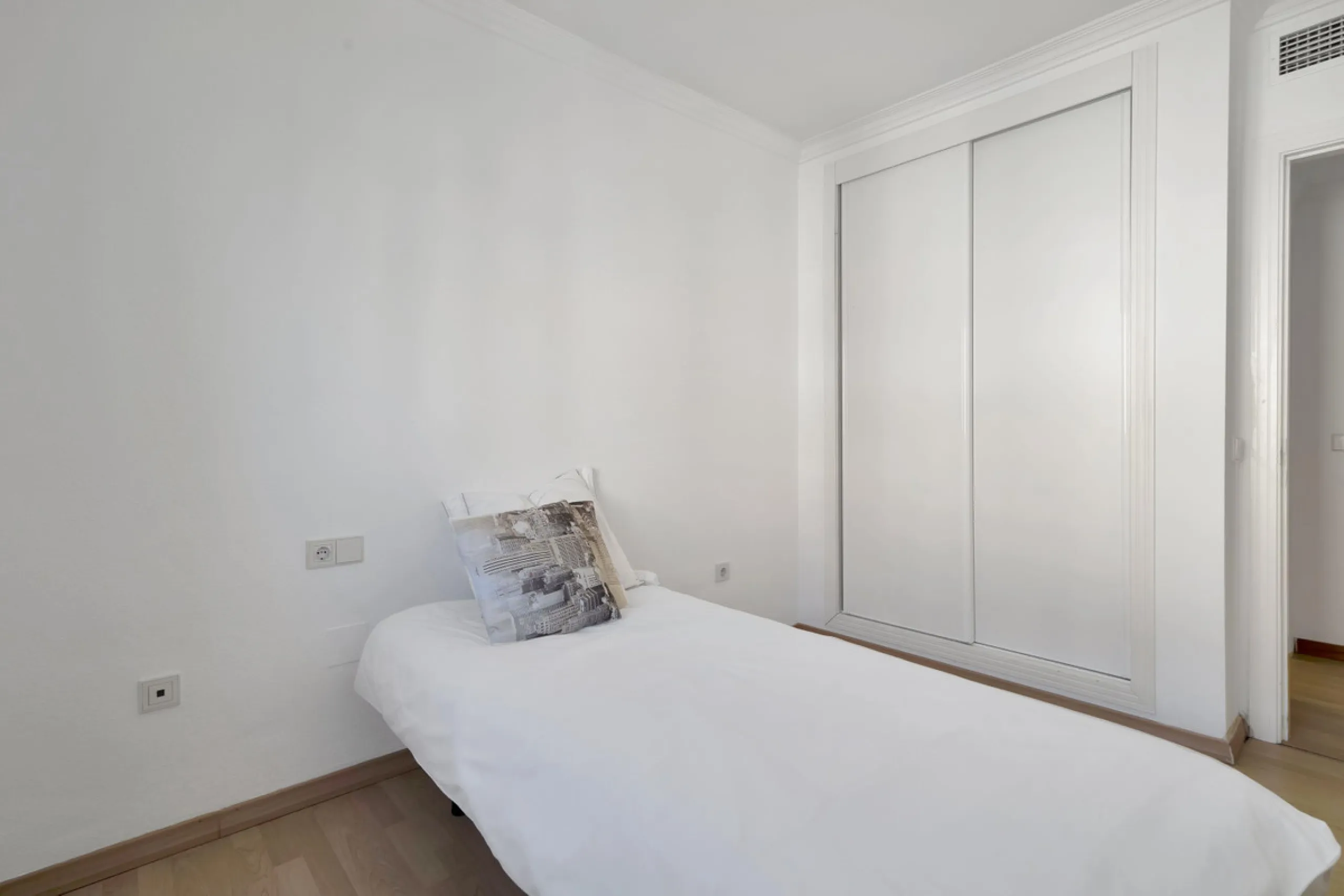 Golden Mile Apartment with Sea Views in Pinos de Nagüeles