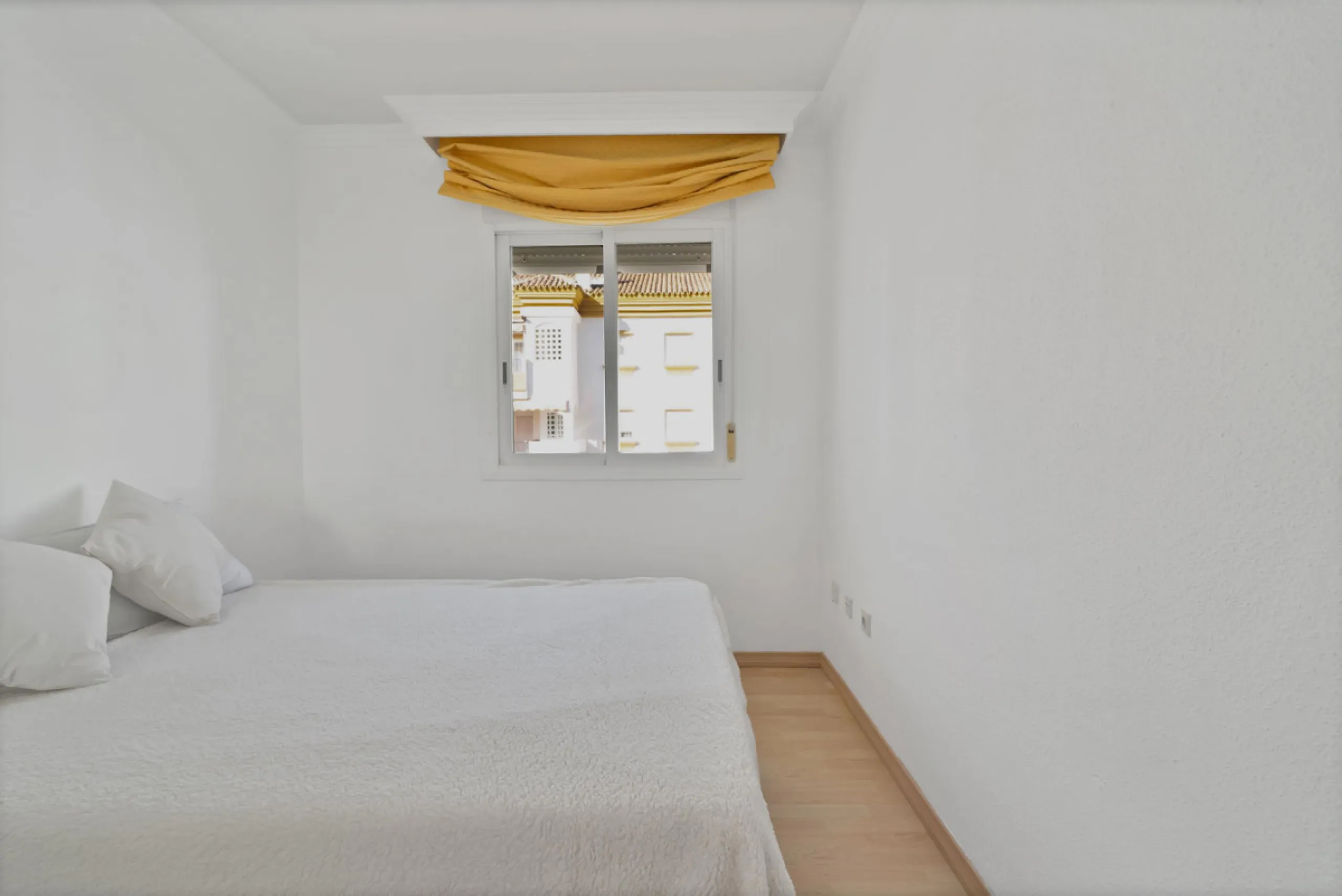 Golden Mile Apartment with Sea Views in Pinos de Nagüeles