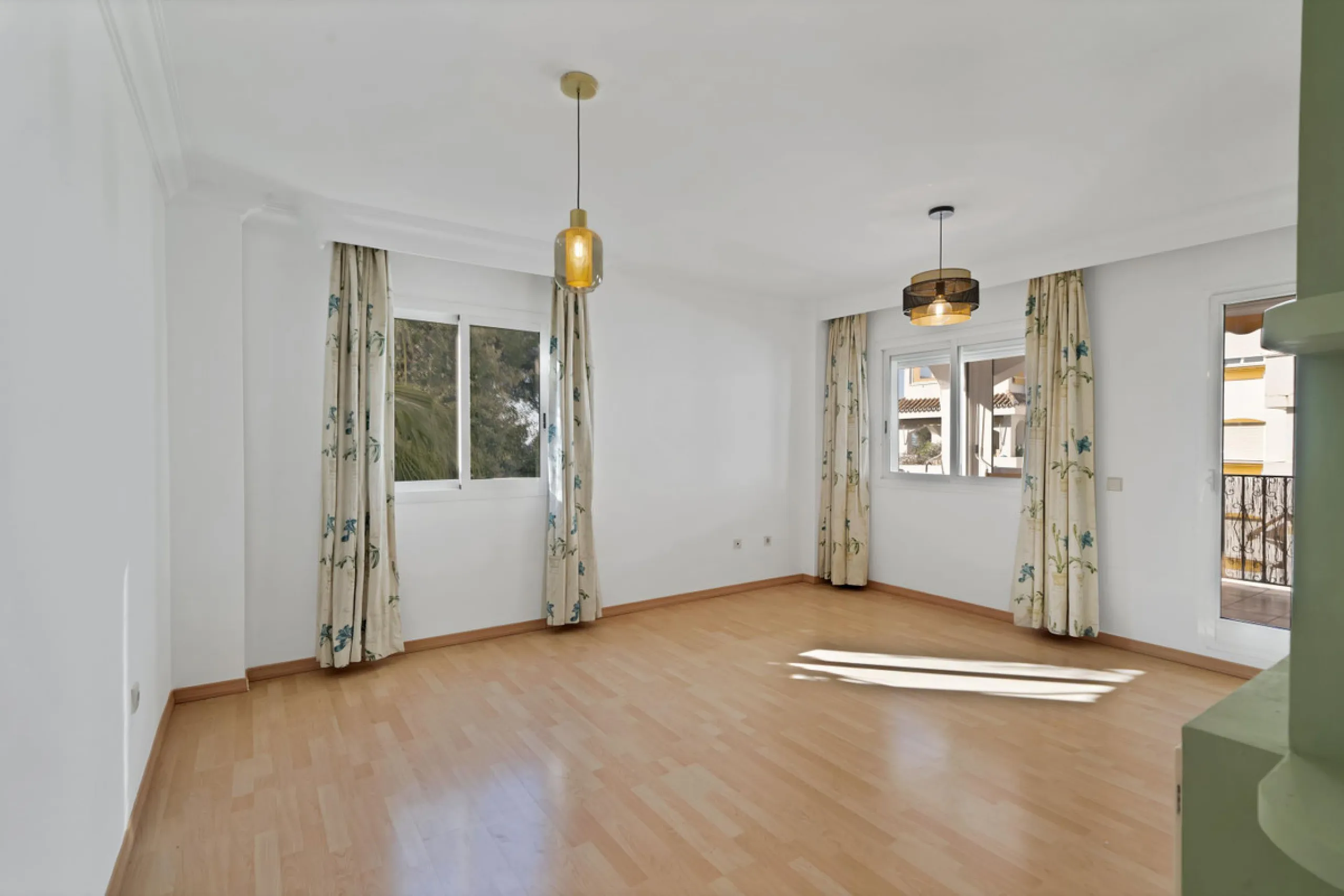 Golden Mile Apartment with Sea Views in Pinos de Nagüeles