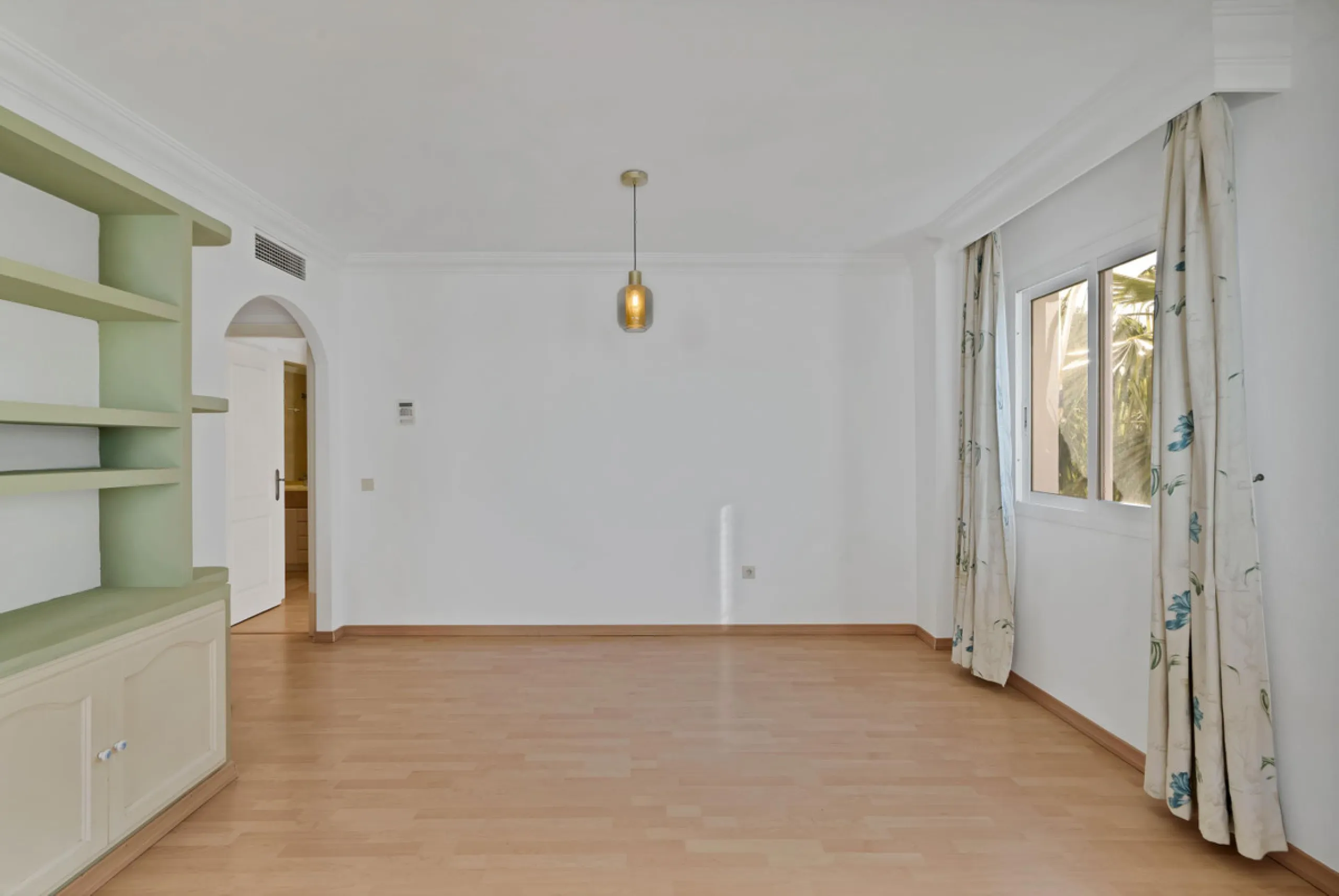 Golden Mile Apartment with Sea Views in Pinos de Nagüeles