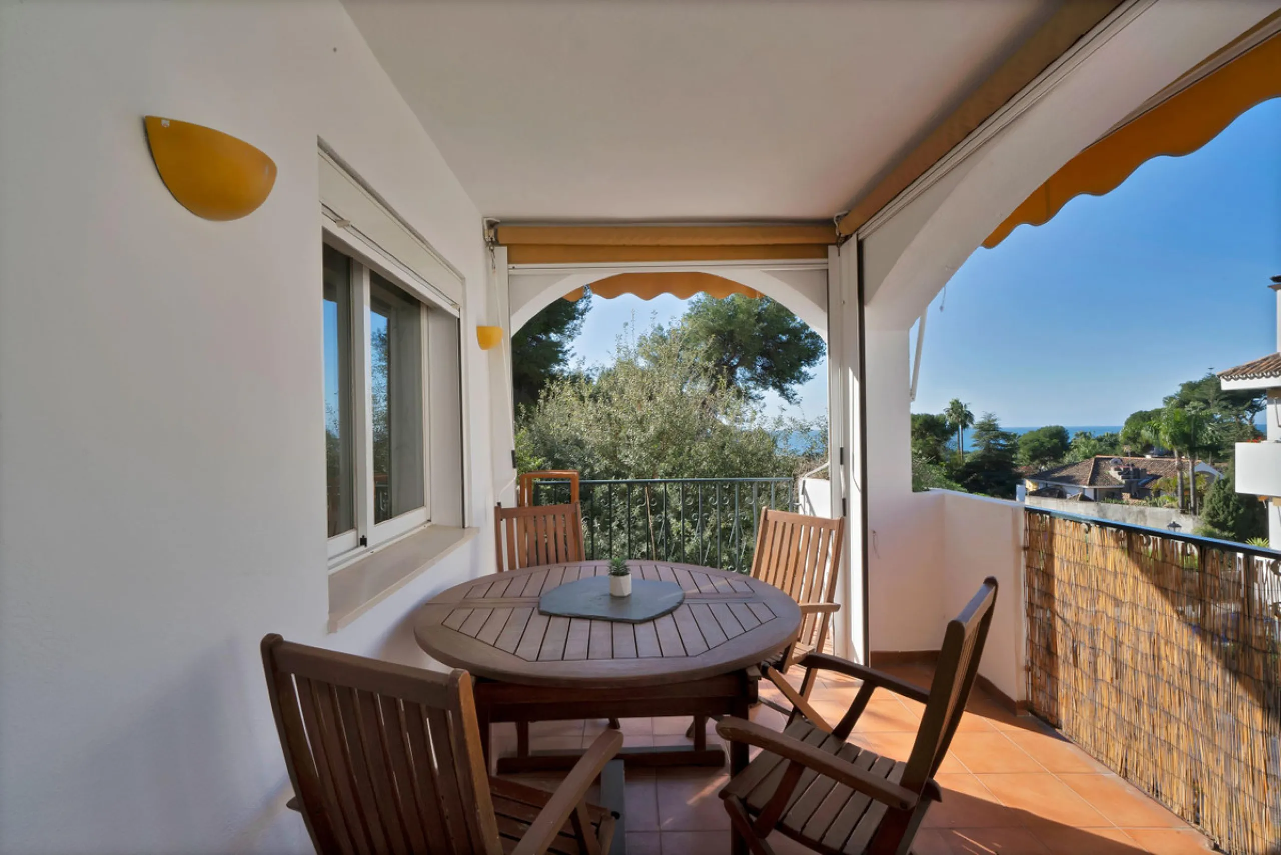 Golden Mile Apartment with Sea Views in Pinos de Nagüeles